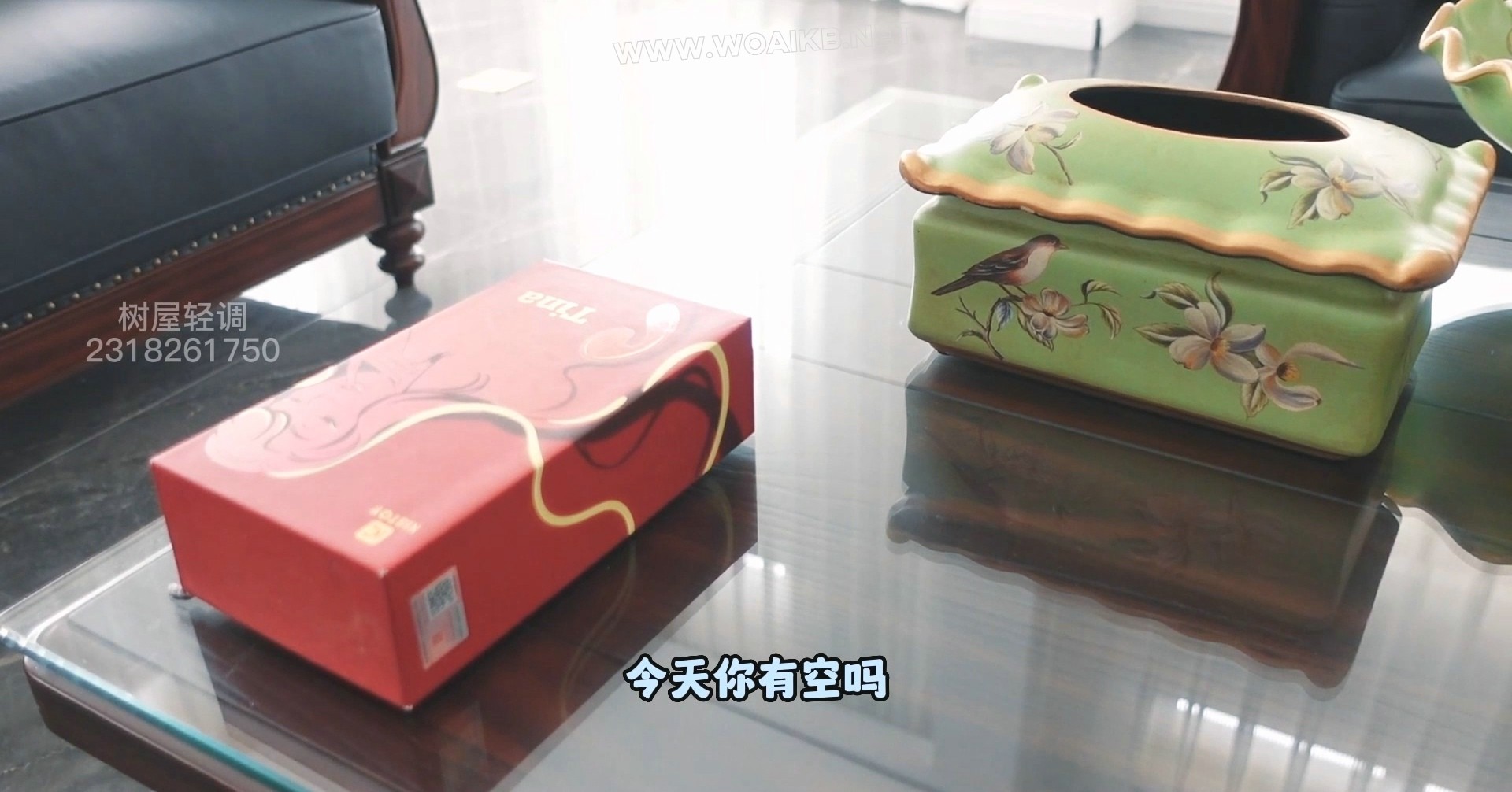 “富人区的遭遇”：心机婊外围女灵灵借故把快递放在邻居男人家门口，然后趁机勾引... 预览图