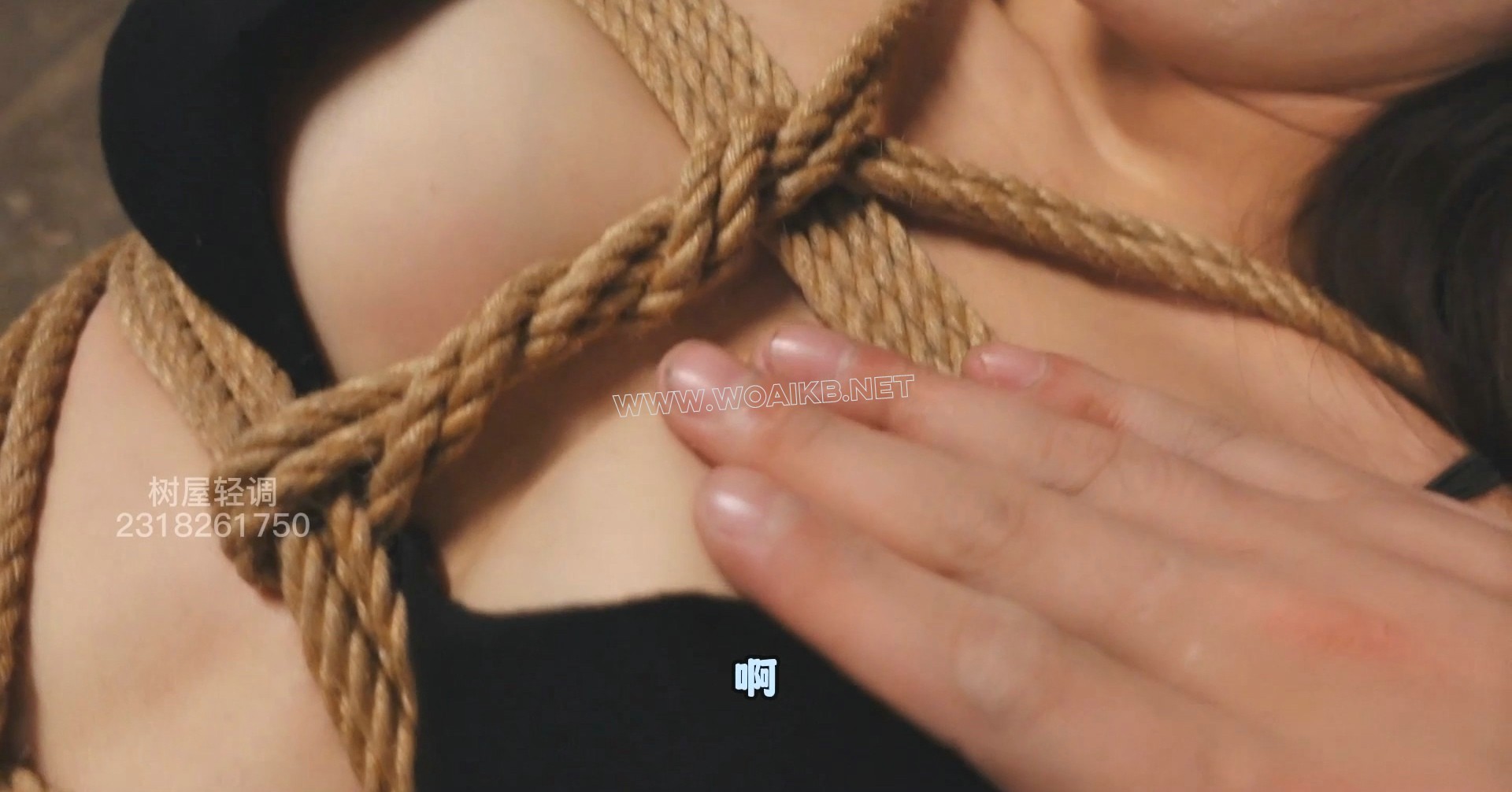 “富人区的遭遇”：心机婊外围女灵灵借故把快递放在邻居男人家门口，然后趁机勾引... 预览图