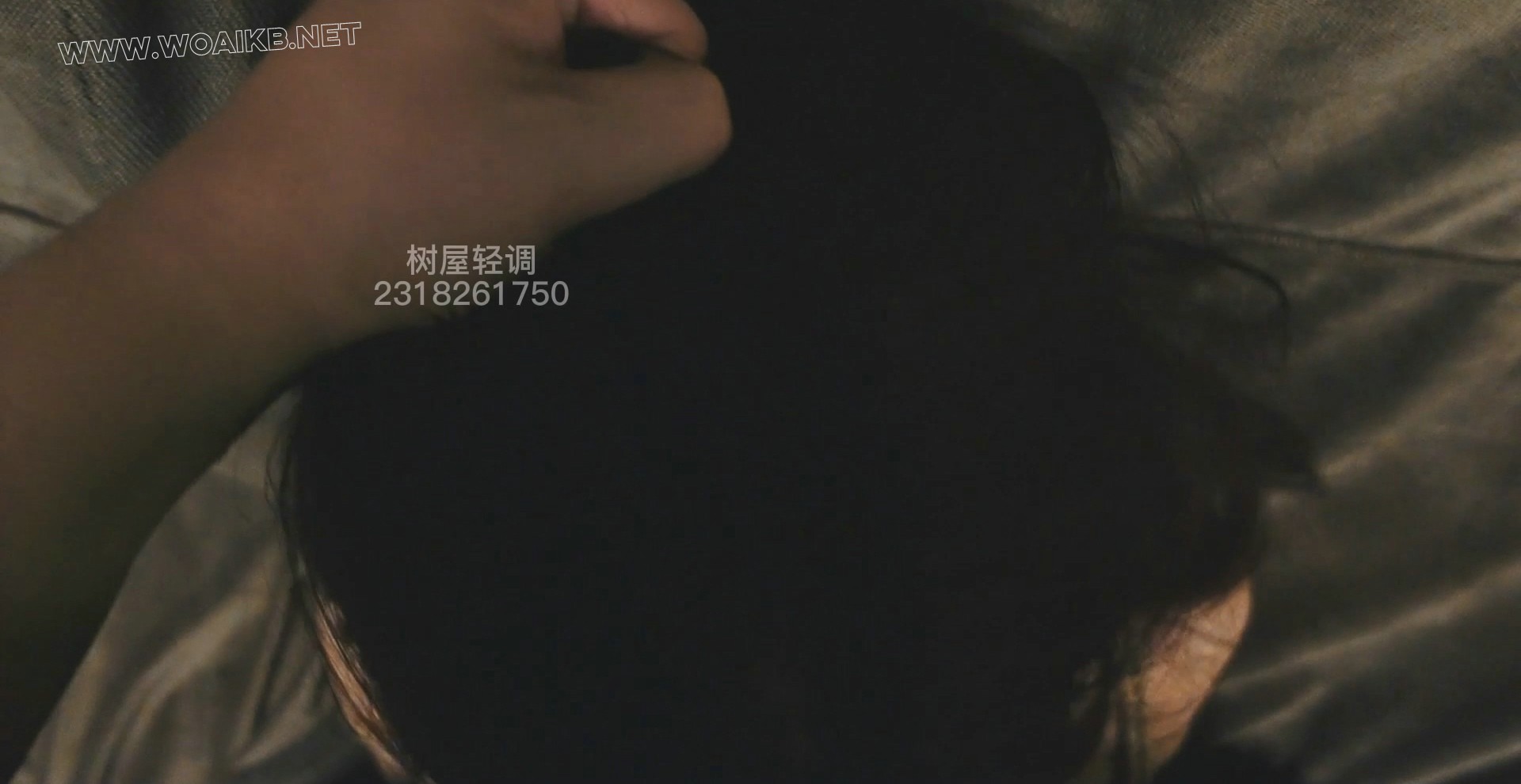 “富人区的遭遇”：心机婊外围女灵灵借故把快递放在邻居男人家门口，然后趁机勾引... 预览图