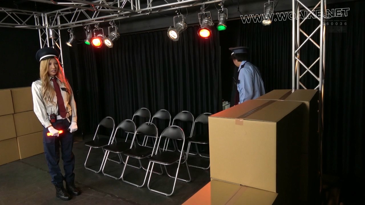 地下アイドル握手会の女性警備員 渋谷華 预览图