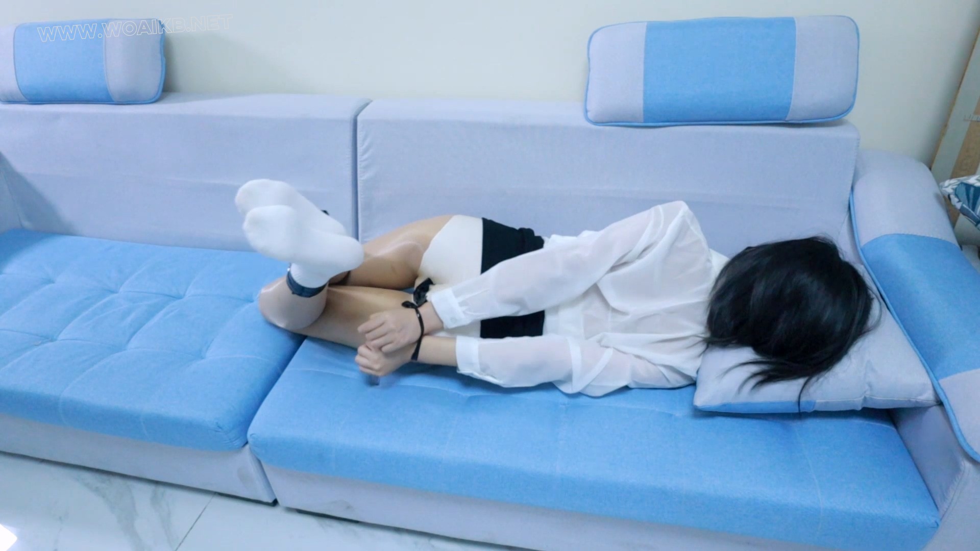 《少女的家教劫难》lo制服，无内肉丝，蛋蛋强塞，棒棒蹂躏，双重刺激，原味堵嘴， 预览图