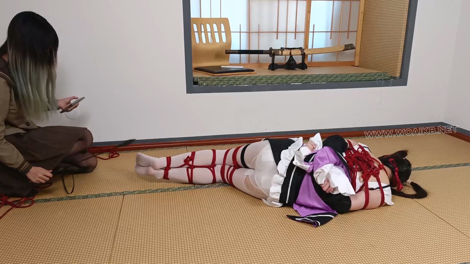 【绳欲】紧缚震棒电击挣扎实验，长腿白丝试验品2号紧缚调起挣扎，用镜头记录试验品 预览图
