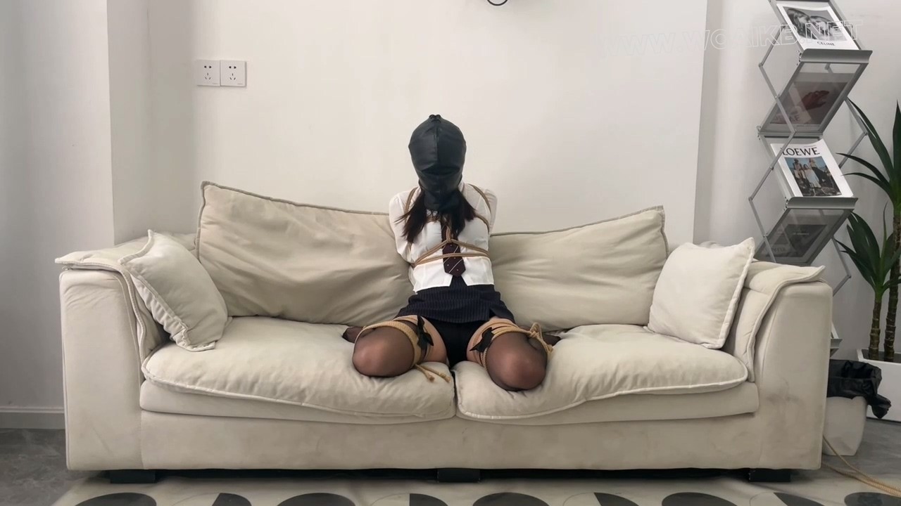 【末班车】强制分腿震动强高，前手吊缚高强度sp，释放口水，欧式直臂 蟹缚皮革头套 预览图