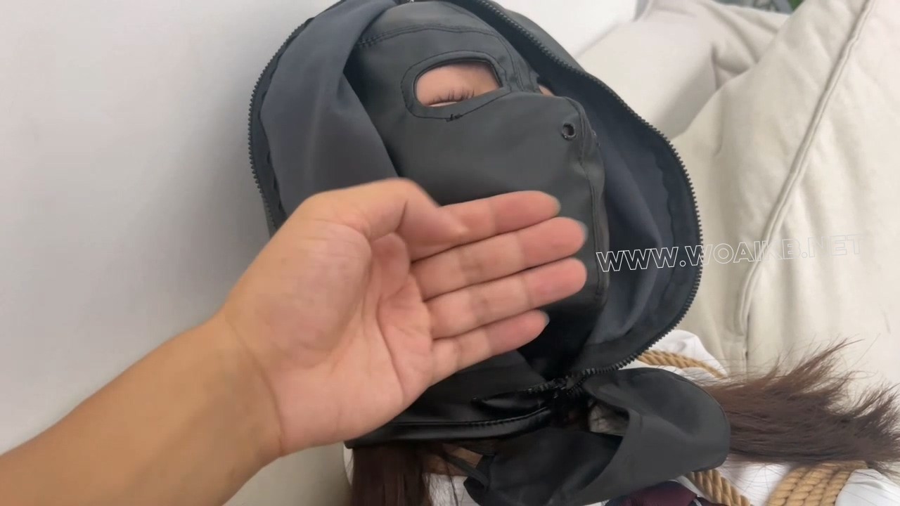 【末班车】强制分腿震动强高，前手吊缚高强度sp，释放口水，欧式直臂 蟹缚皮革头套 预览图