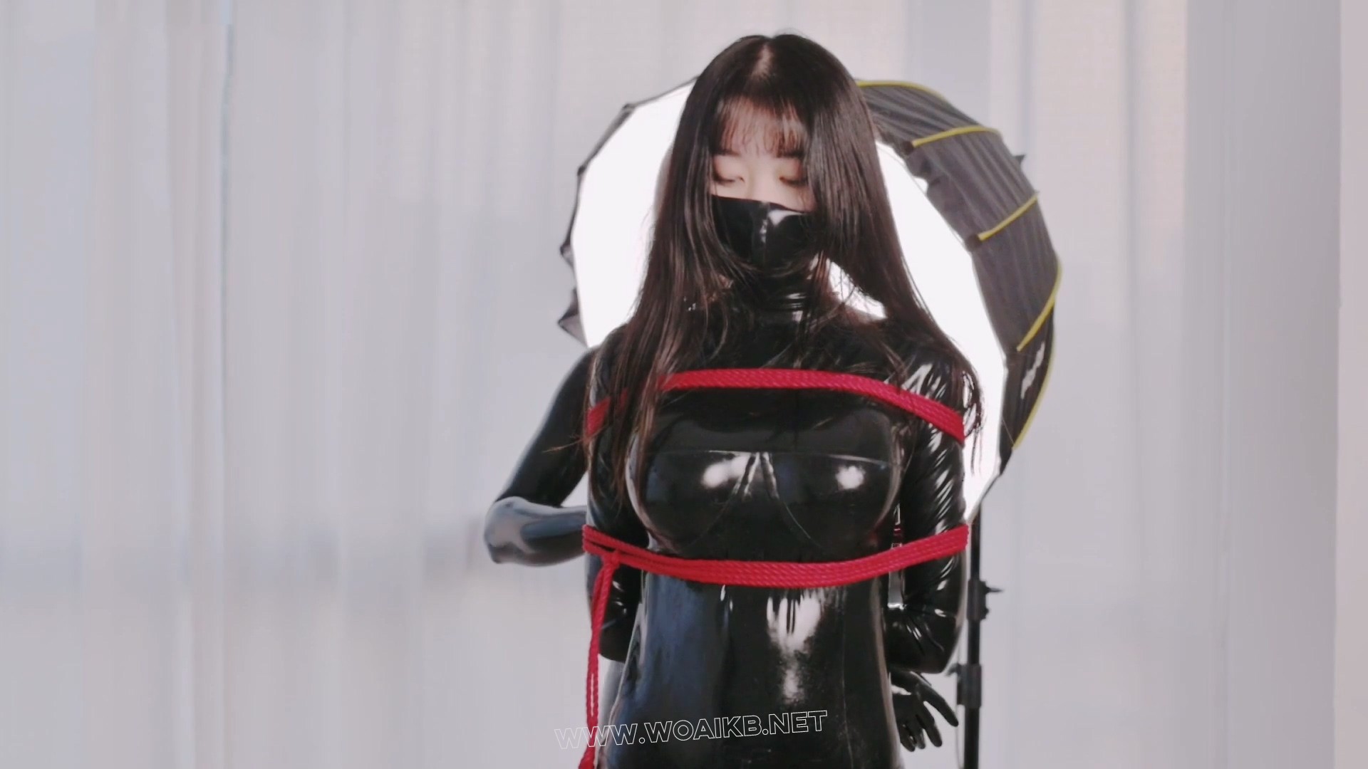 乳胶小姐姐的红绳与黑色头箱kb，墙高，sp和拘束放置游戏 乳胶衣 女虐女 百合 红绳 预览图