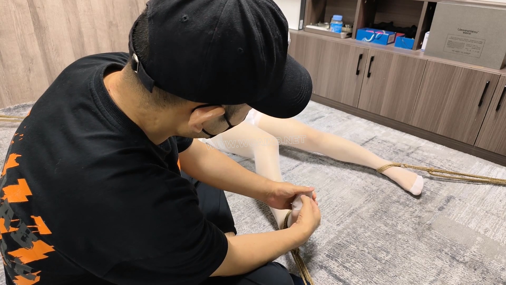 大字捆绑 憋尿+TK调J 白丝 白裙 捆绑 TK 羞辱 憋尿 挣扎 求饶 预览图