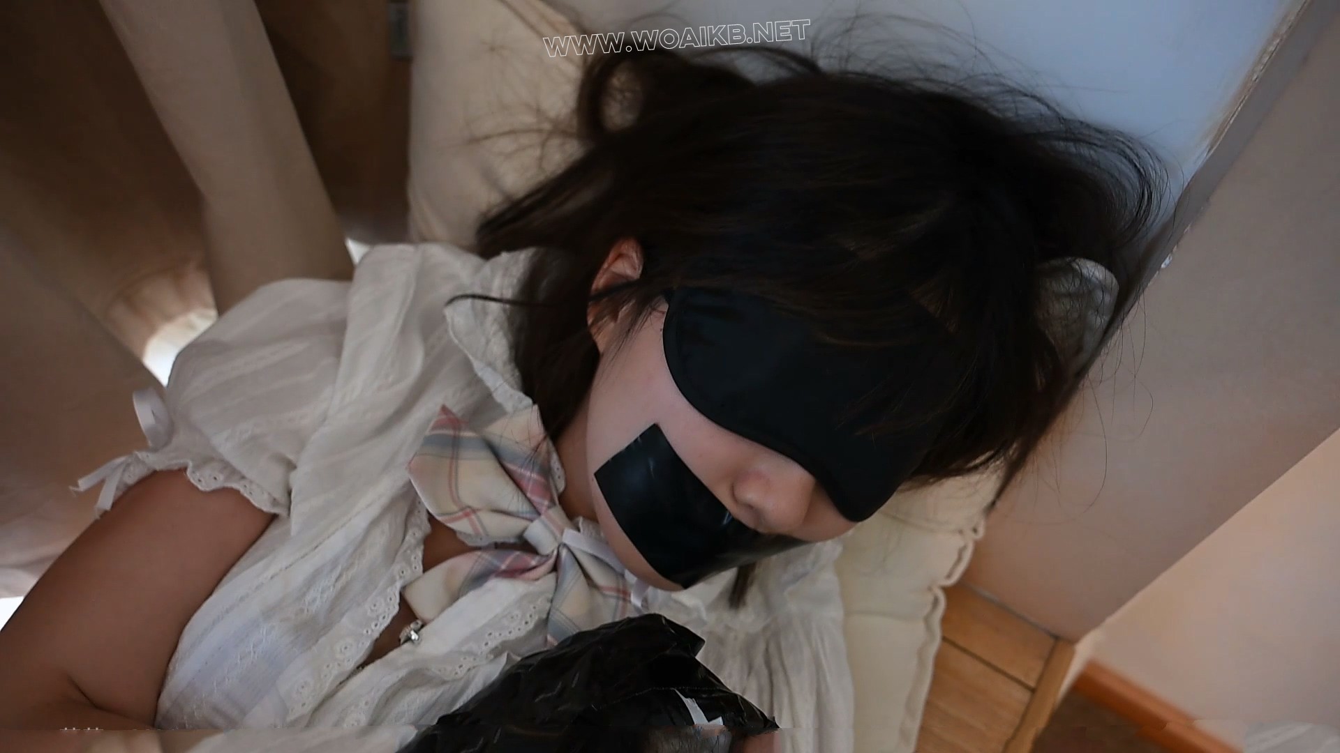 白丝少女飘窗TJ游戏 预览图