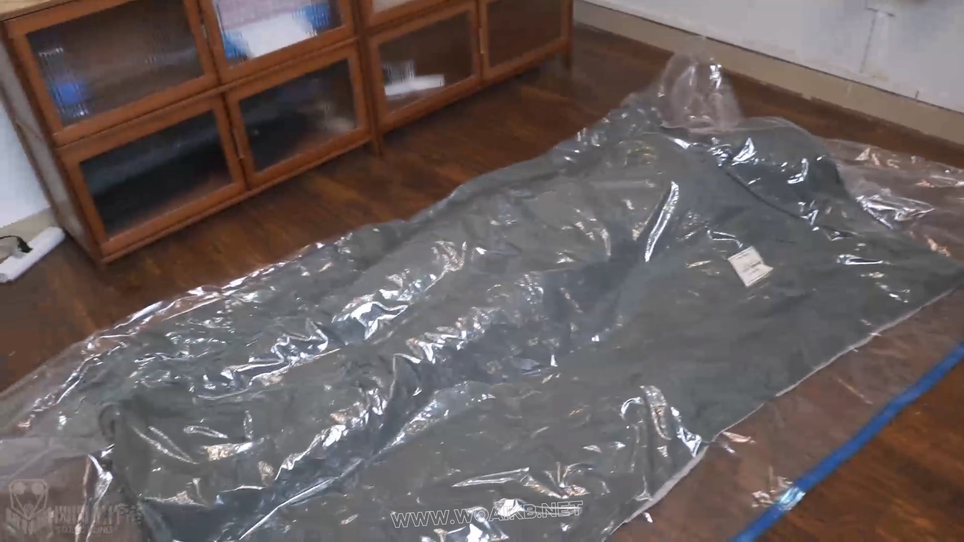 中秋的旗袍小姐姐进行万物皆可真空压缩试炼 六次的抽气虚脱头痛出现幻觉 预览图
