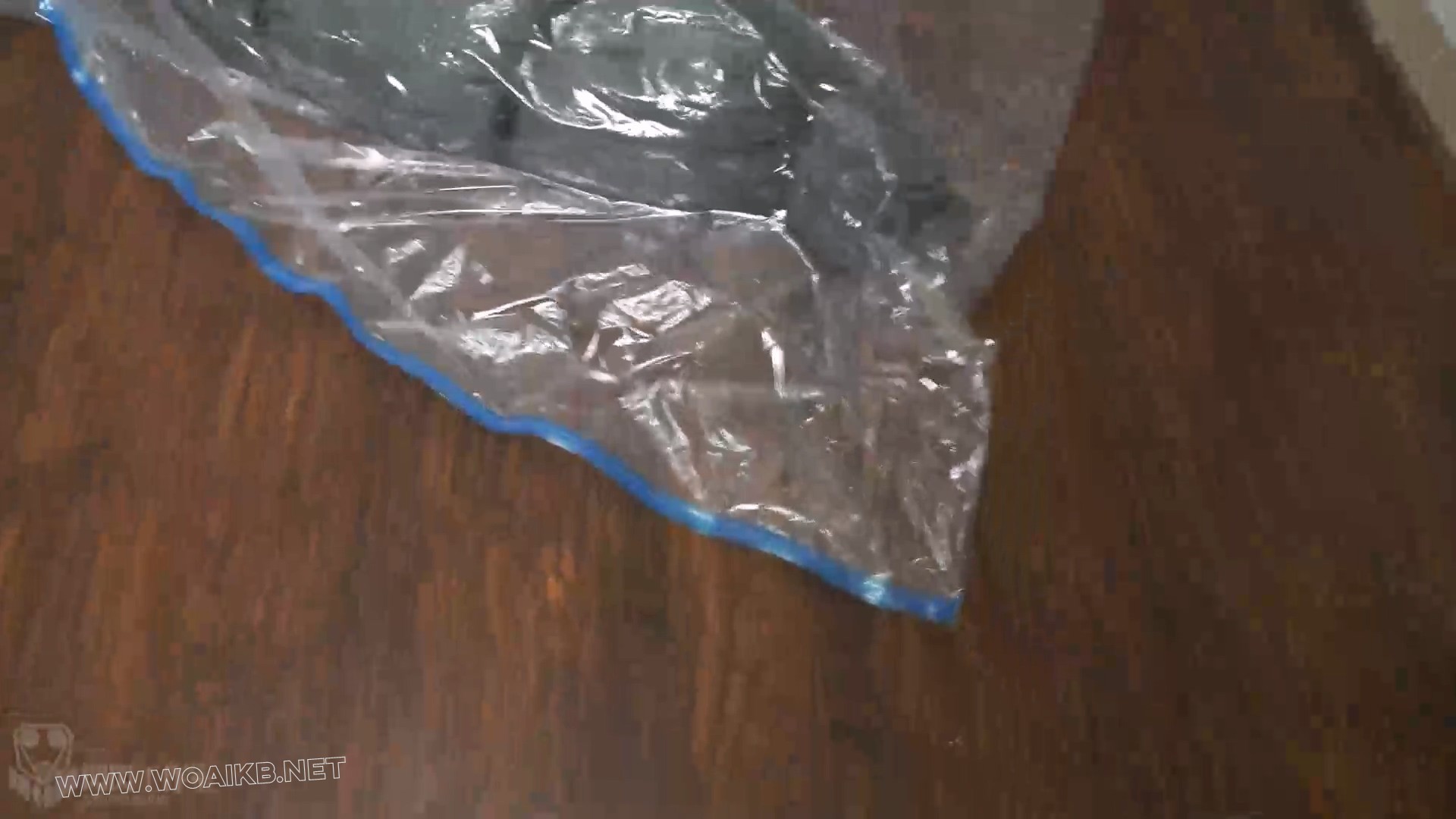 中秋的旗袍小姐姐进行万物皆可真空压缩试炼 六次的抽气虚脱头痛出现幻觉 预览图