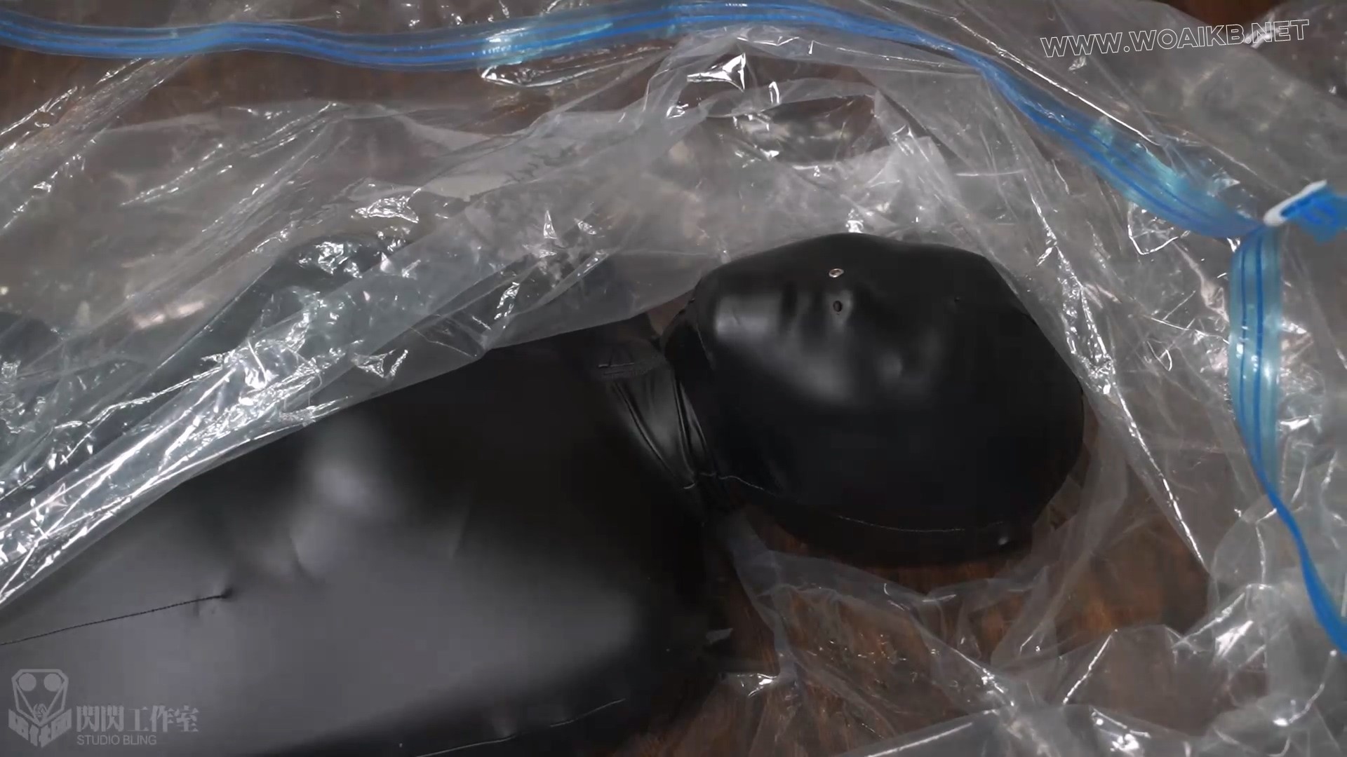 中秋的旗袍小姐姐进行万物皆可真空压缩试炼 六次的抽气虚脱头痛出现幻觉 预览图