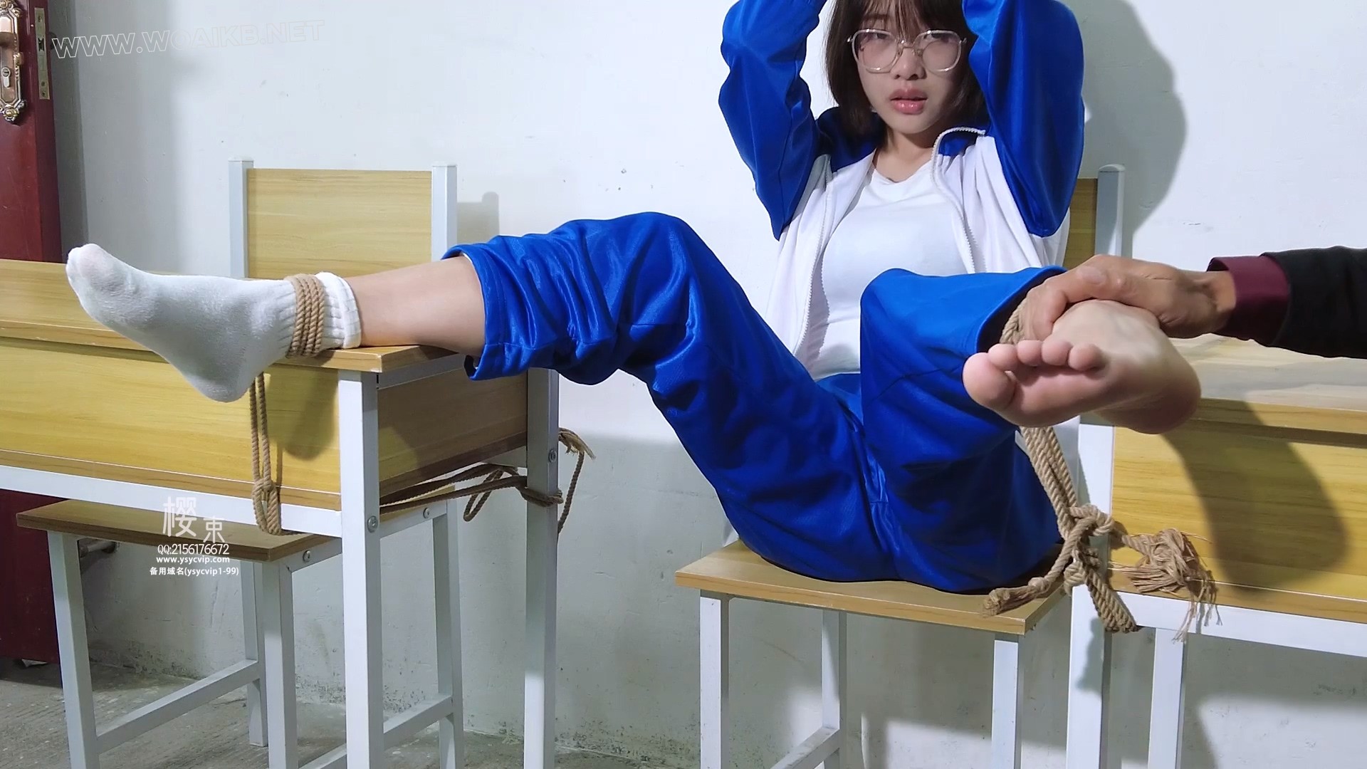 《老师垂涎学生樱子美色》颜值在线的在校艺术生！她的声音即甜又软，身材也是不用 预览图