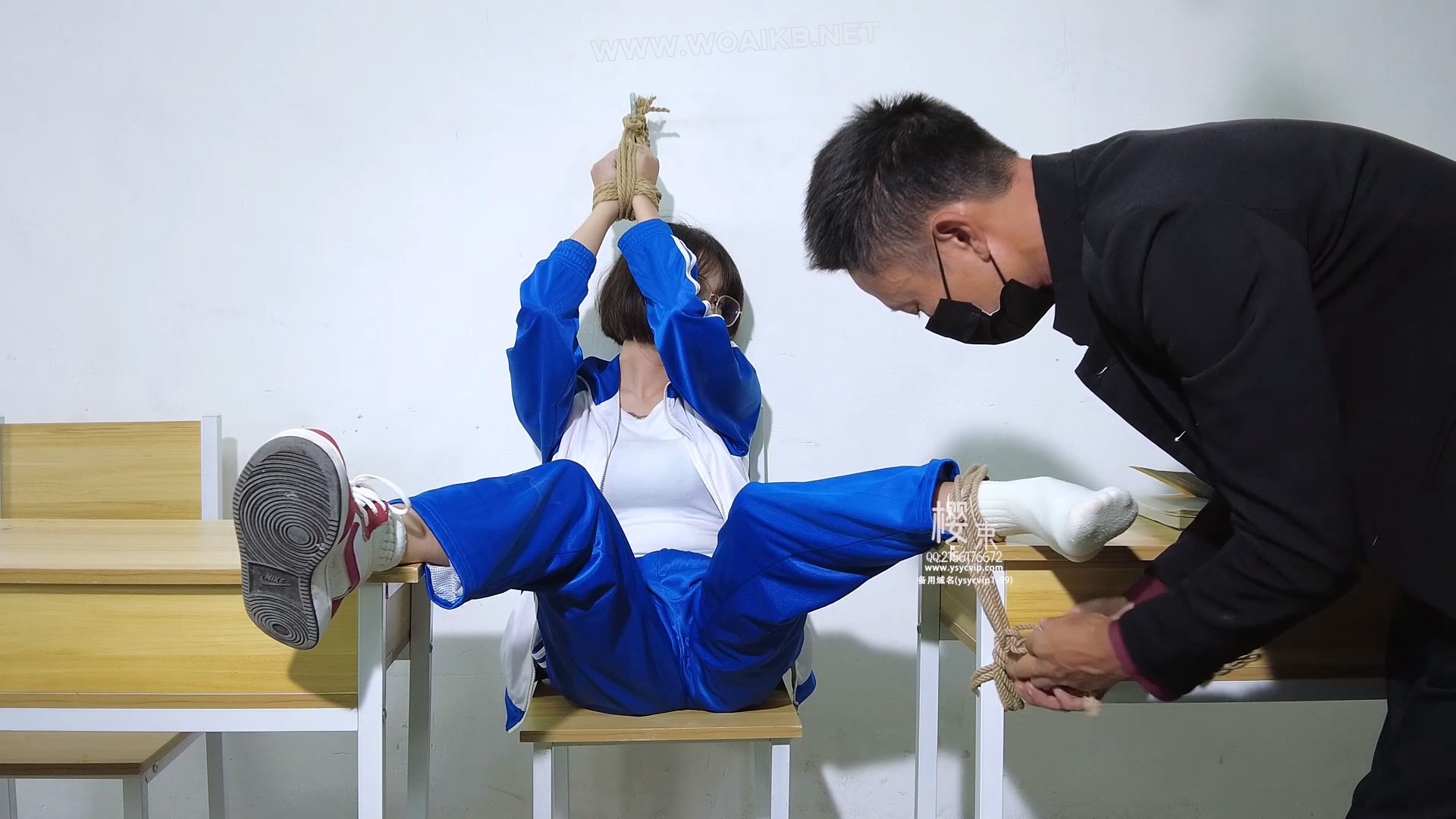《老师垂涎学生樱子美色》颜值在线的在校艺术生！她的声音即甜又软，身材也是不用 预览图