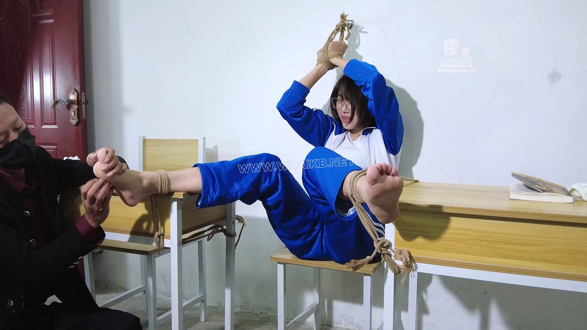 《老师垂涎学生樱子美色》颜值在线的在校艺术生！她的声音即甜又软，身材也是不用 预览图