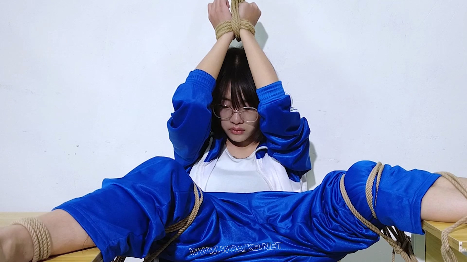 《老师垂涎学生樱子美色》颜值在线的在校艺术生！她的声音即甜又软，身材也是不用 预览图