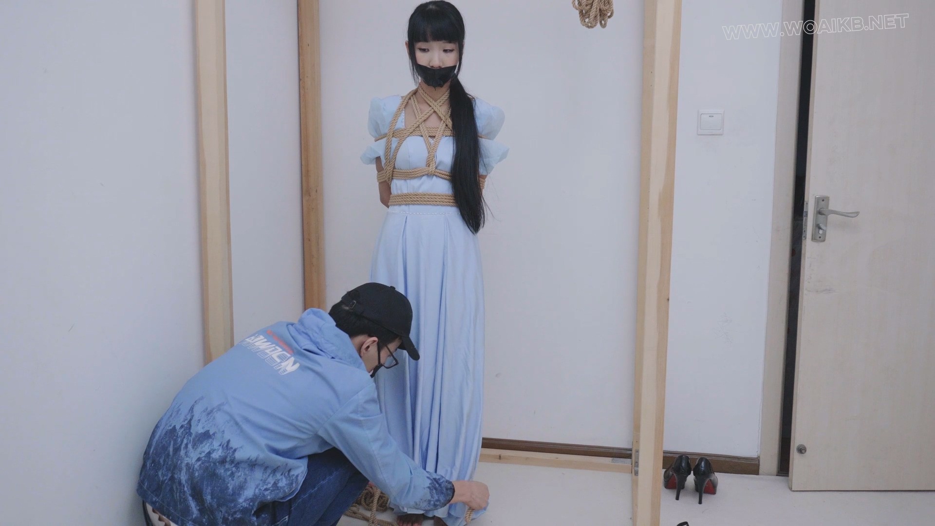 定拍礼服捆绑调教 预览图