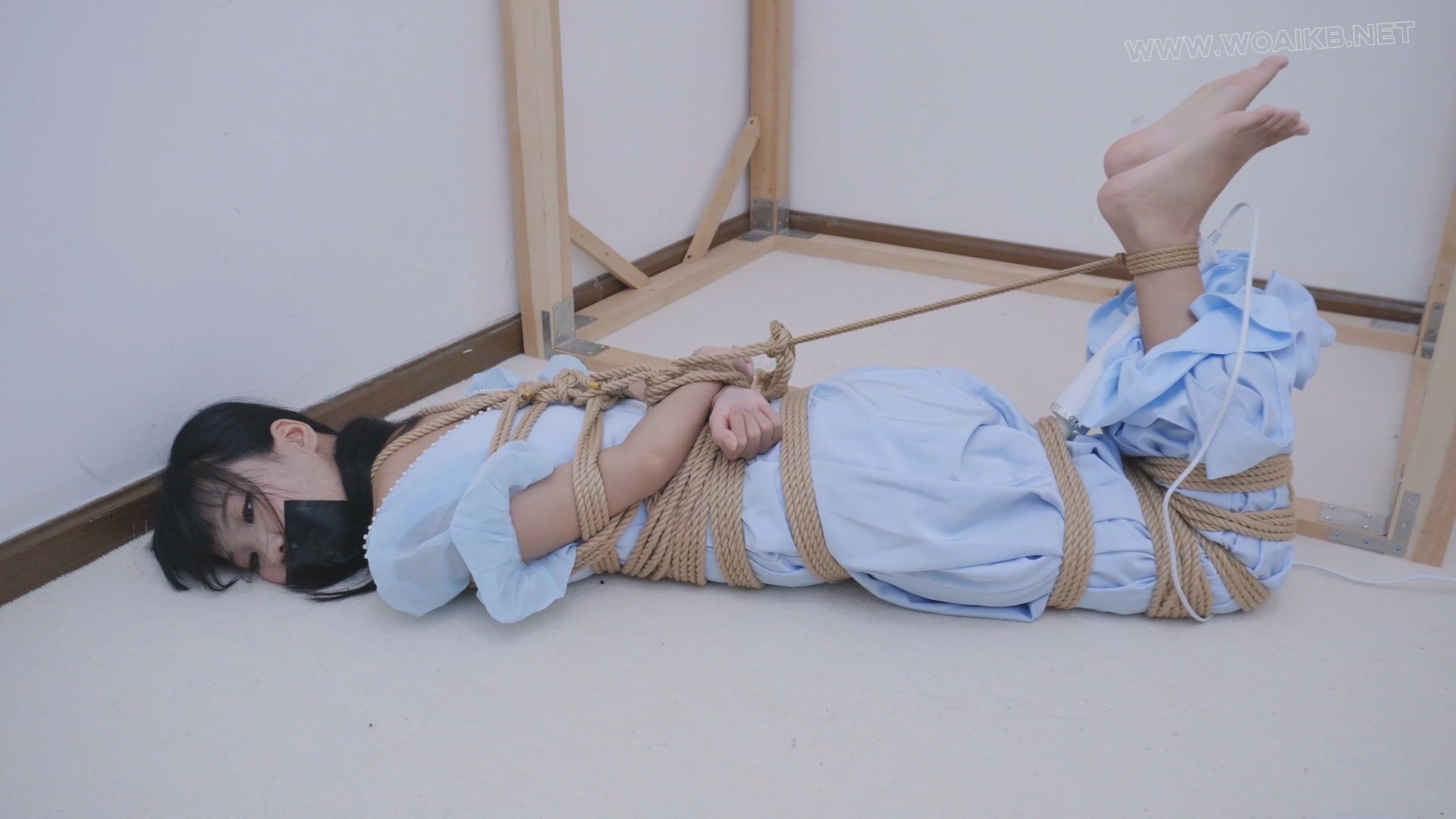 定拍礼服捆绑调教 预览图