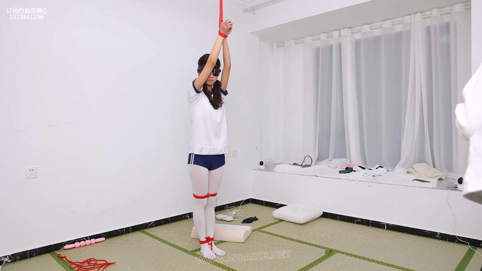 白丝小萝莉震动强制前手吊 预览图