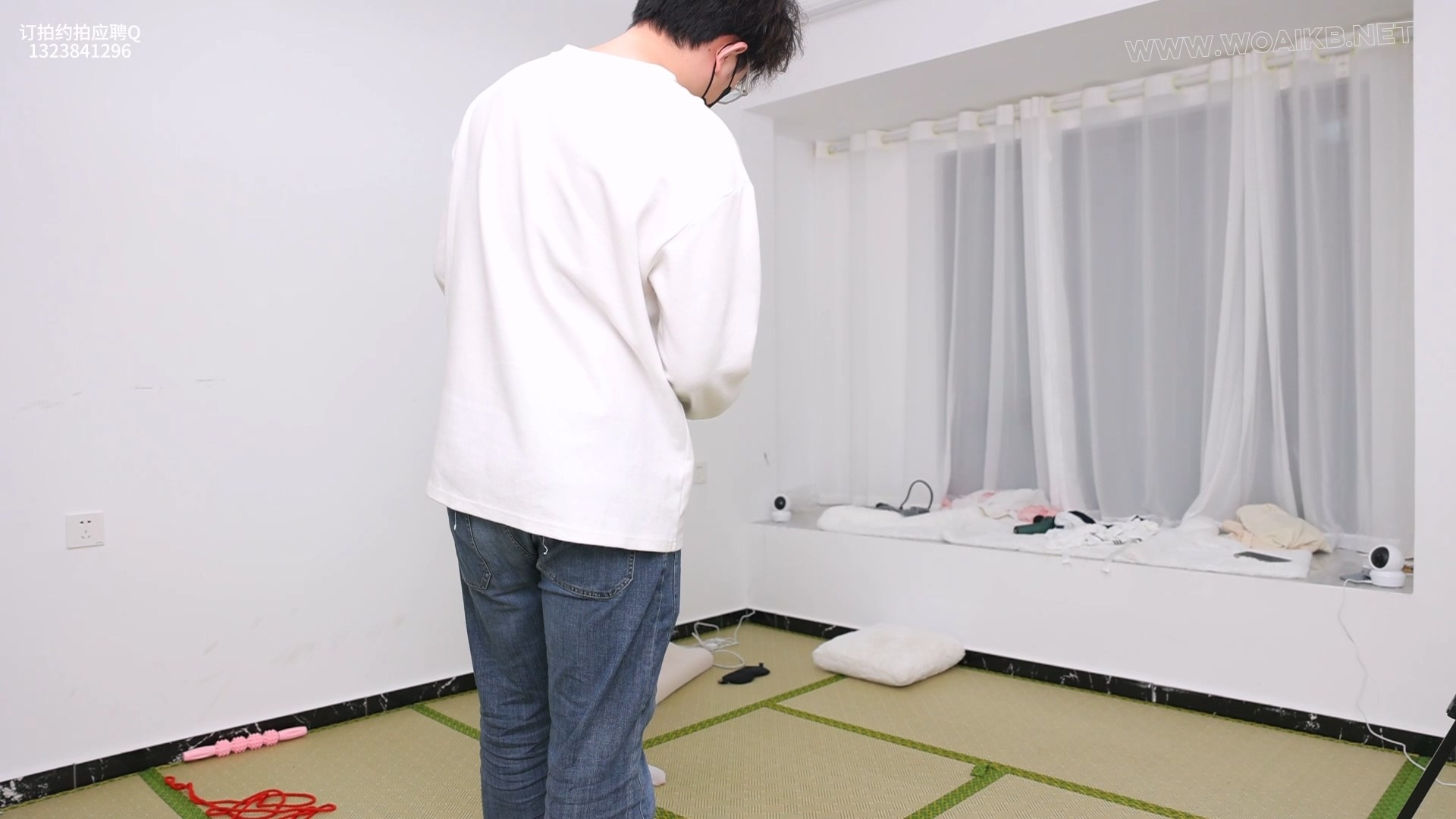 白丝小萝莉震动强制前手吊 预览图