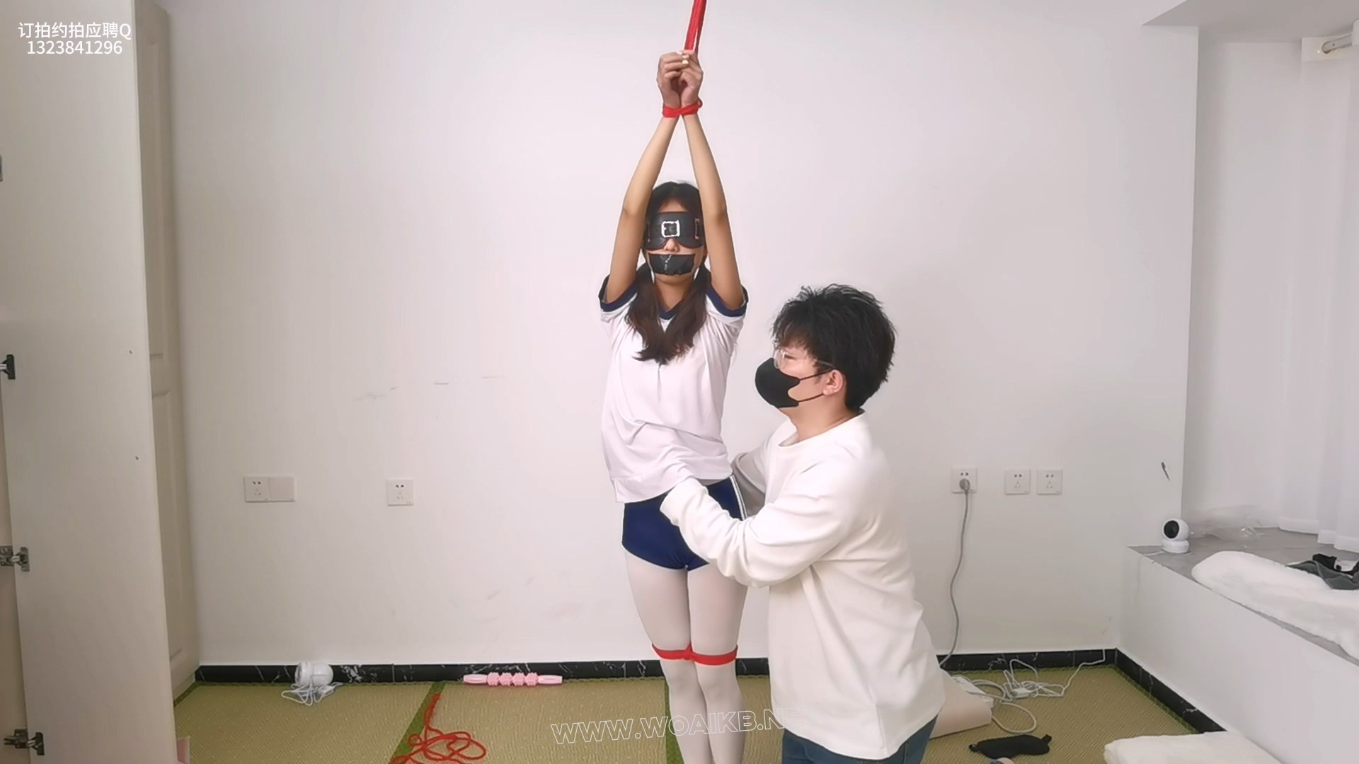 白丝小萝莉震动强制前手吊 预览图