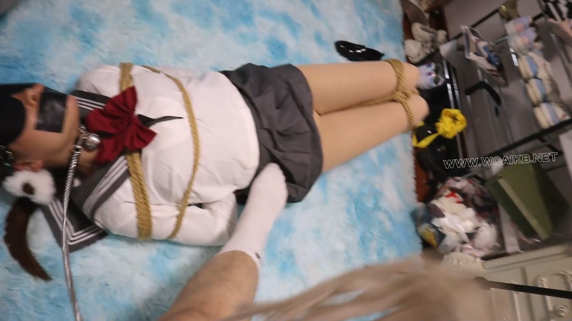 【领玥】这是一个女孩子玥，但是是一个被捆起来强迫放入玩具屈服的女孩子，甩不开 预览图