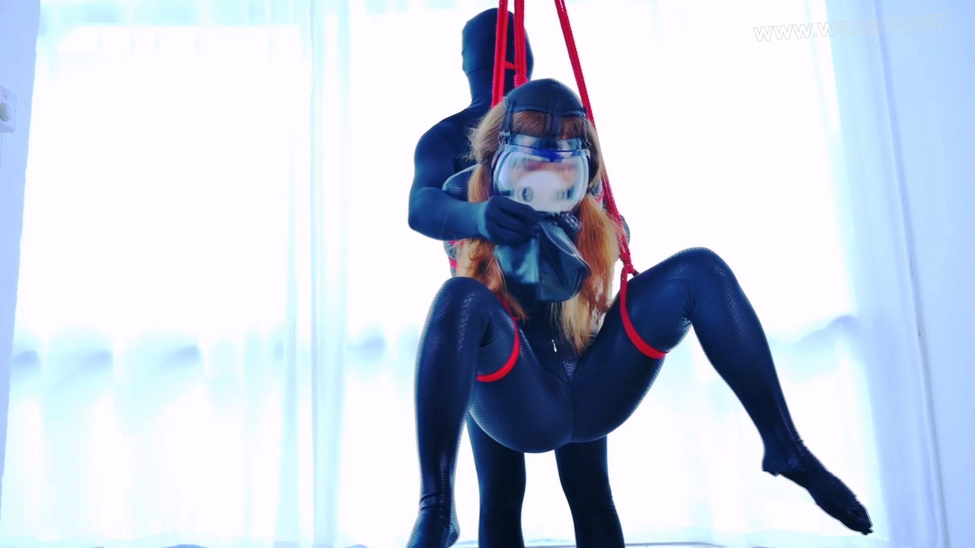 Dove小姐姐的悬吊秋千和BP游戏 zentai 黑曼巴 紧身衣 悬吊 鞭打 荡秋千 墙高 呼吸 预览图