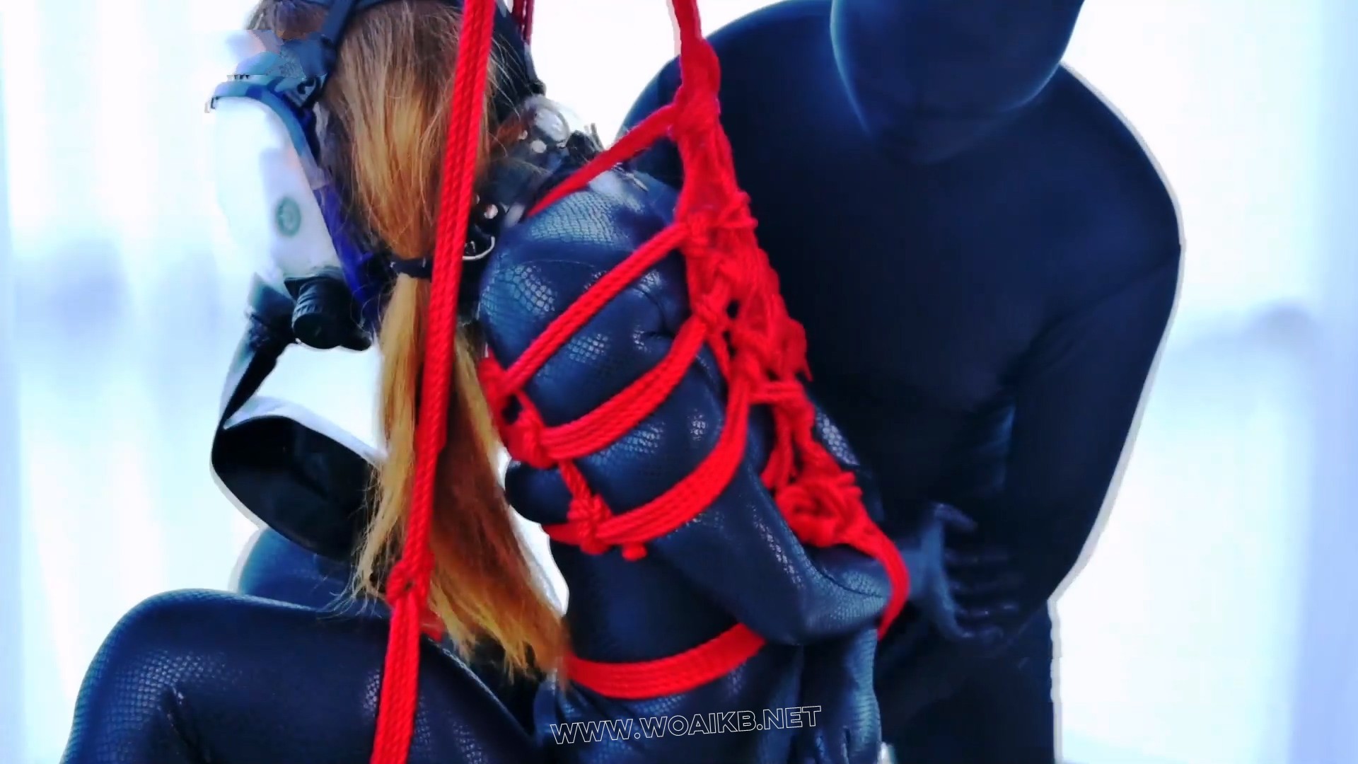 Dove小姐姐的悬吊秋千和BP游戏 zentai 黑曼巴 紧身衣 悬吊 鞭打 荡秋千 墙高 呼吸 预览图