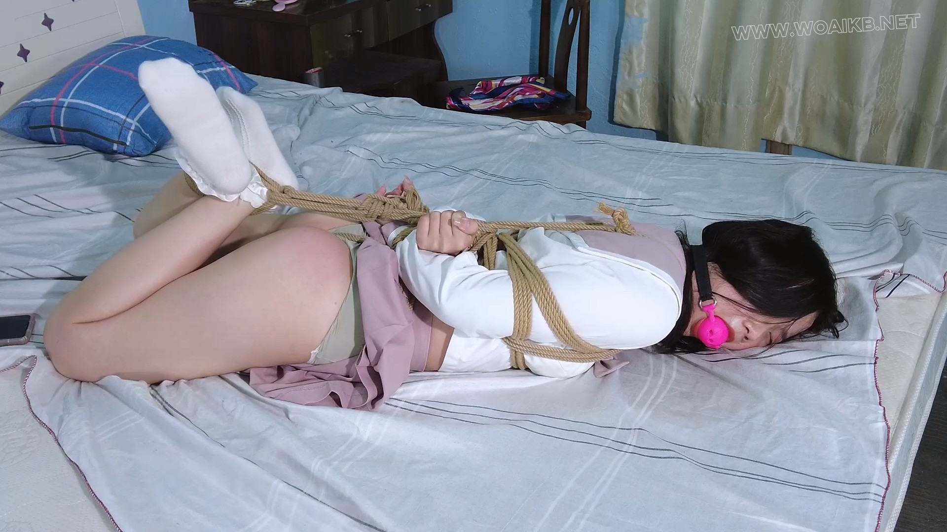 《好不容易说服的在校生来试镜绳模》18岁在校女学生芳芳初尝绳艺驷马试镜！大号口 预览图