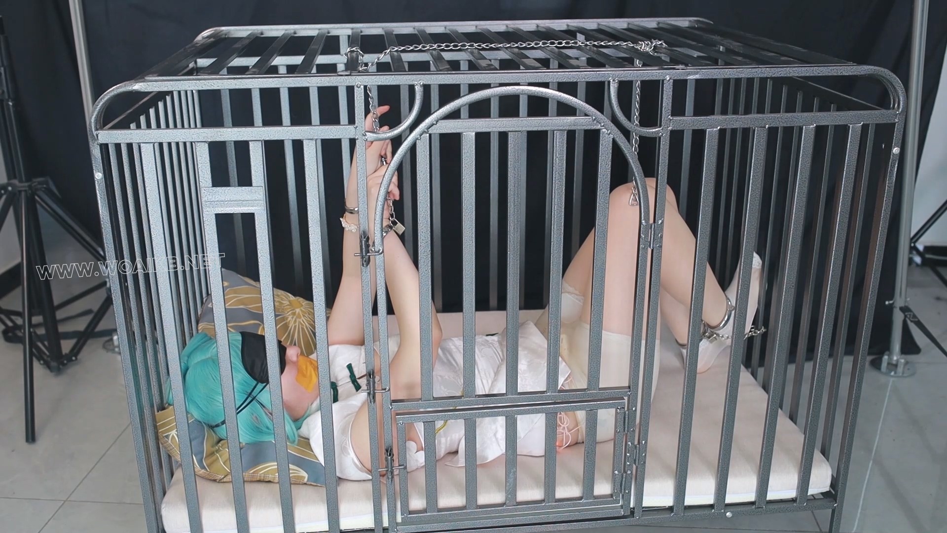 被绑架拍卖得女学生 预览图