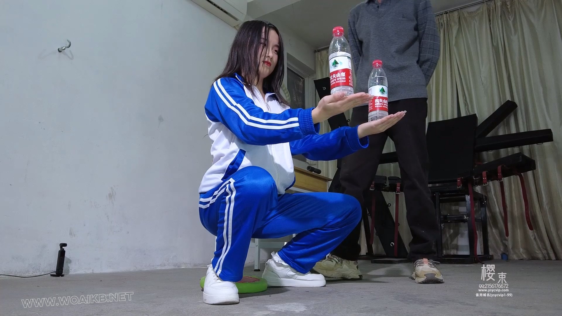 《犯错女学生》新人18岁在校生芳芳初尝绳艺玩具老师教训不听话的女学生！坐木马尖 预览图