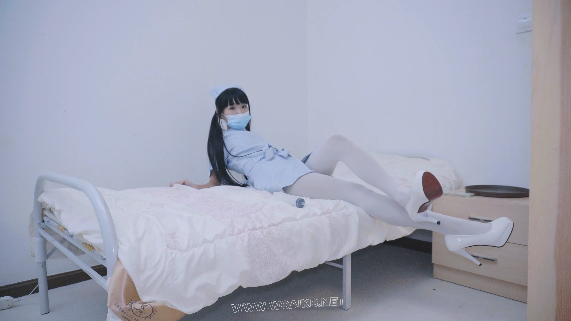 白丝小护士捆绑调教 预览图