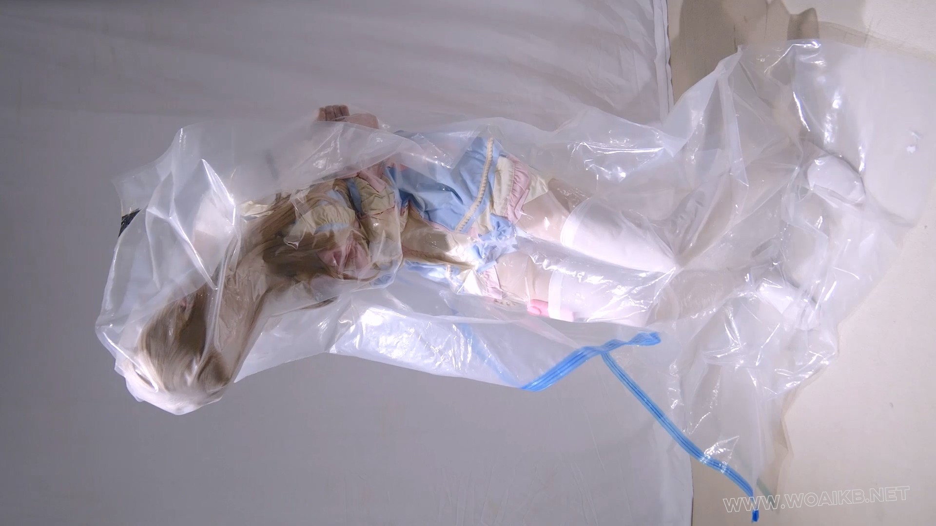 小枫的真空play 被真空袋紧紧包裹的感觉真棒！不过呼吸不过来是真的难受呜！ 预览图