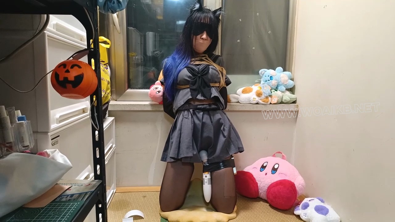 非常敏感怕疼的03小姐姐-2 紧缚强g 猫耳萌娘 油光黑丝 全程挣扎呻吟不断 内入小玩具 预览图