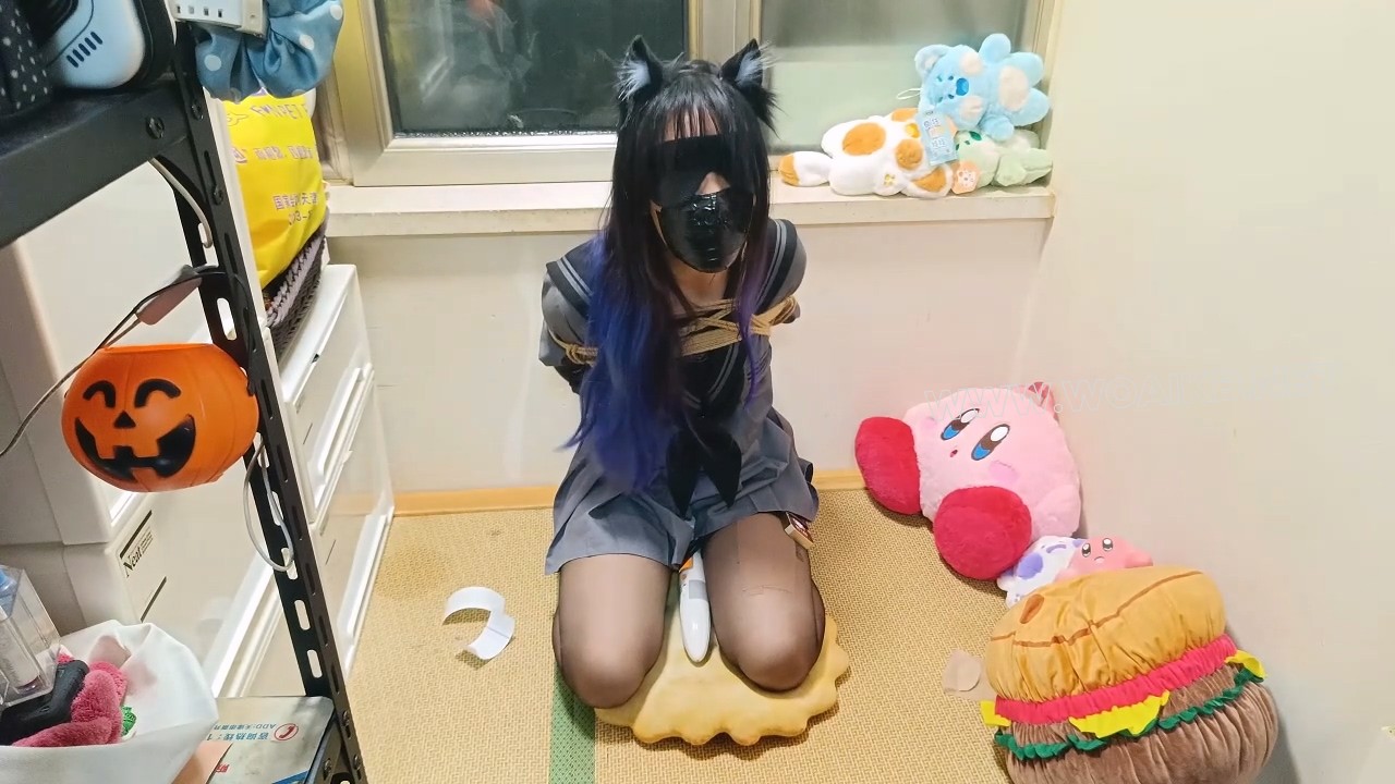 非常敏感怕疼的03小姐姐-2 紧缚强g 猫耳萌娘 油光黑丝 全程挣扎呻吟不断 内入小玩具 预览图