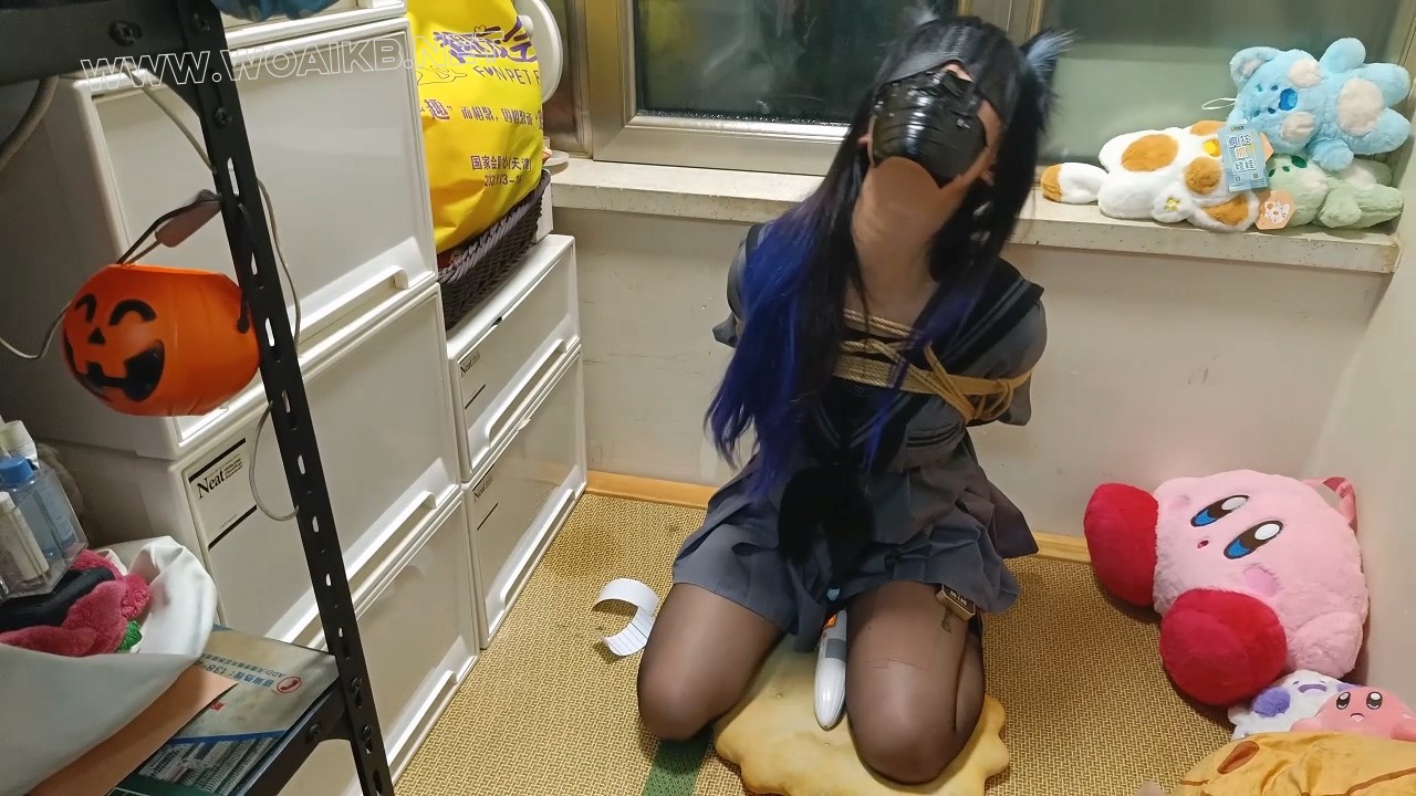 非常敏感怕疼的03小姐姐-2 紧缚强g 猫耳萌娘 油光黑丝 全程挣扎呻吟不断 内入小玩具 预览图