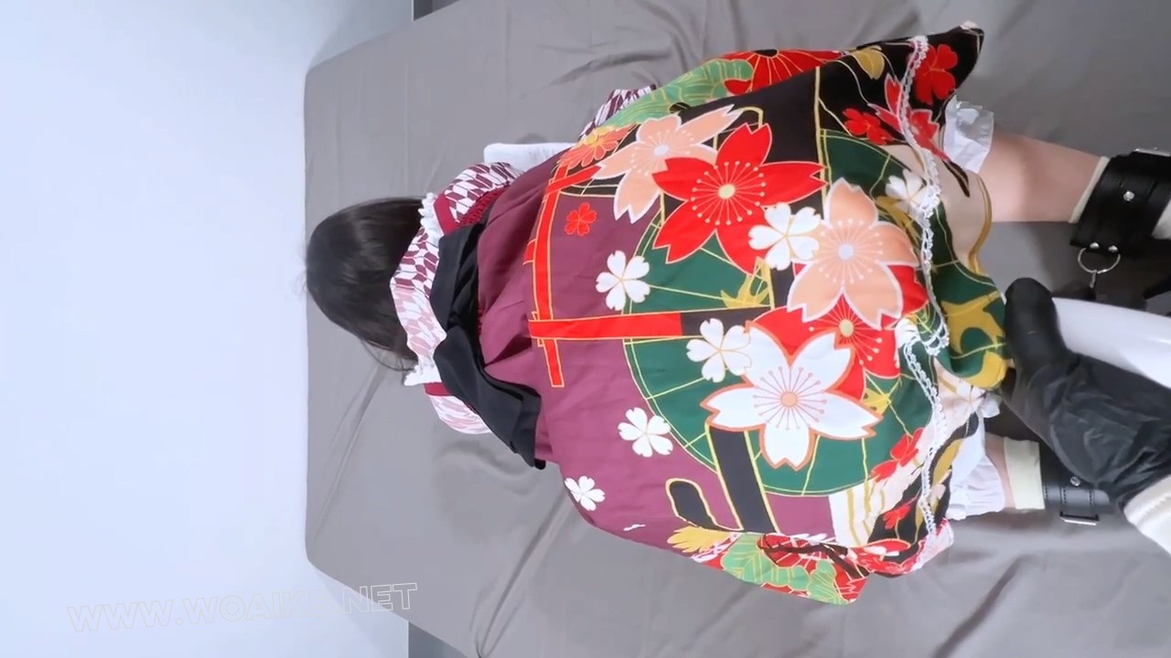 偷尝禁果紫薇被发现的巫女，震动玩具和泡泡机轮番上阵好好的惩罚这不听话的巫女，y 预览图