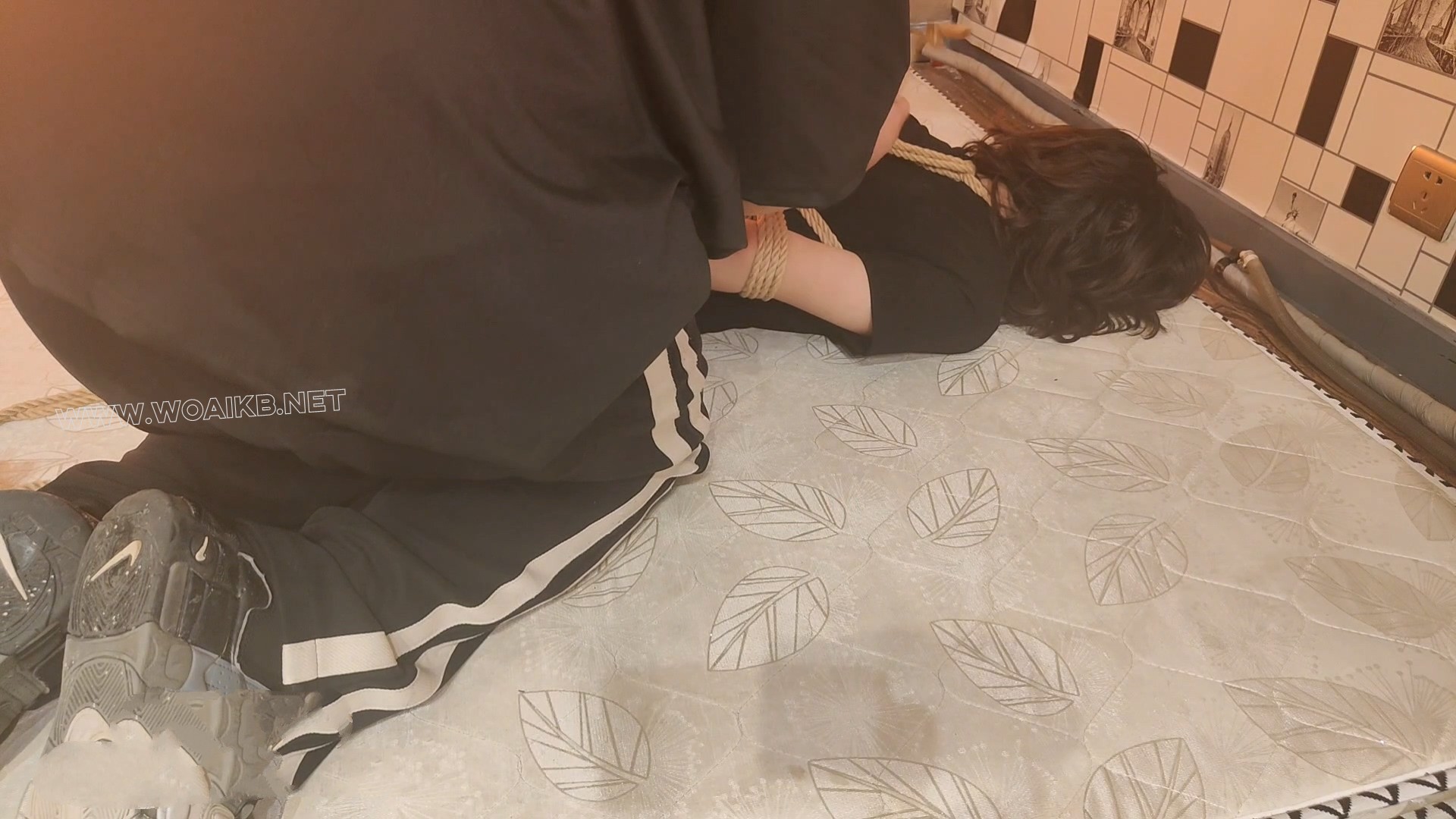 妹子现在越来越想拍了 短裙+直臂驷马+挠痒（现在越来越怕痒了哈哈哈） 预览图