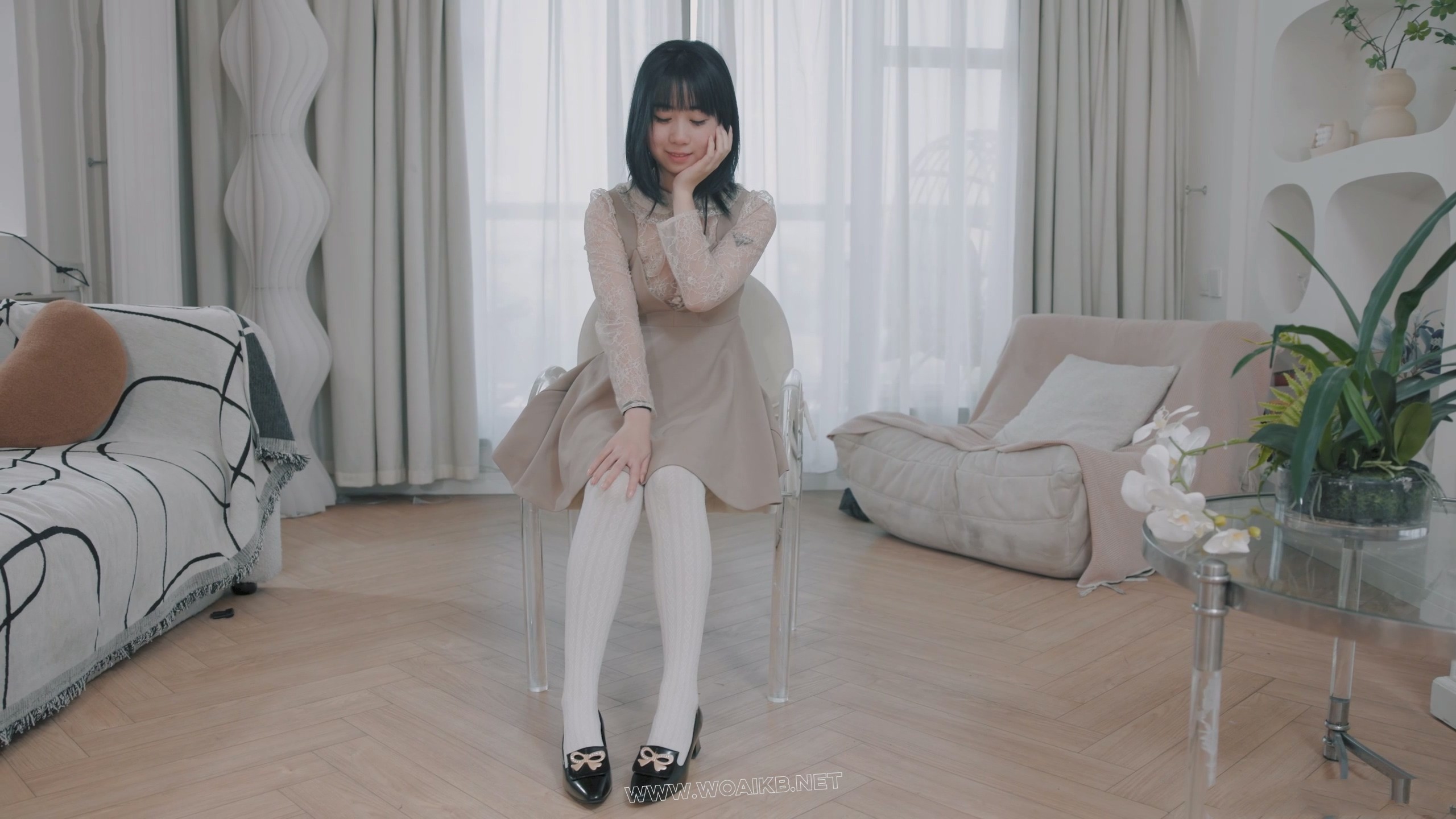 黑丝女S捆绑调教白丝小萝莉 预览图