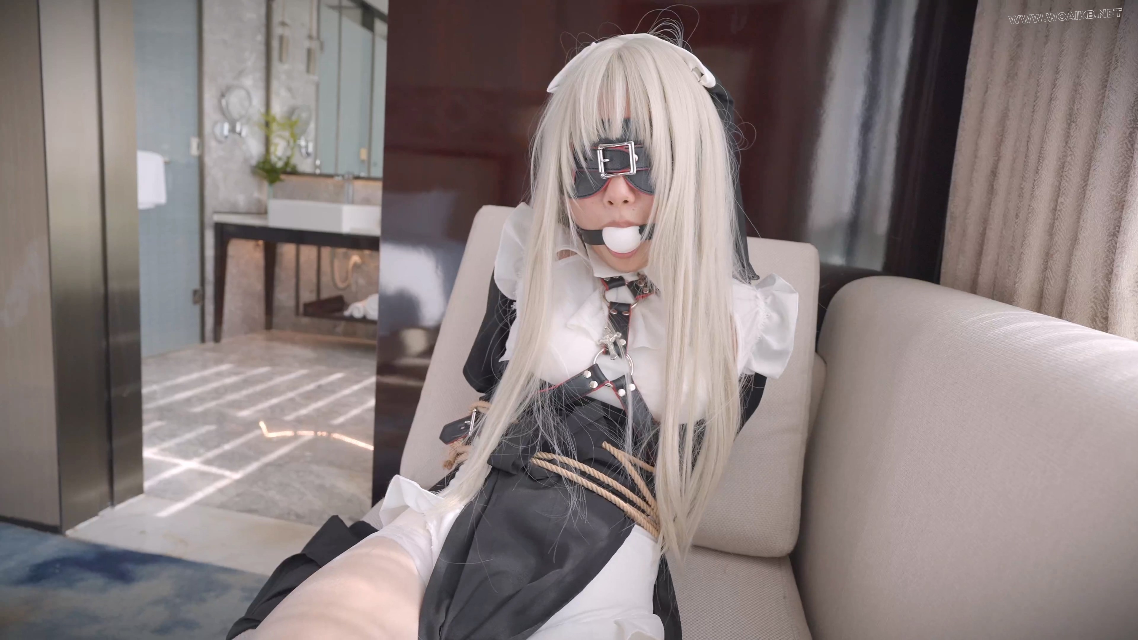 《惩罚堕落修女2》可爱纯洁的白丝修女，情欲萌生，孤独难耐，自愿被吊起来惩罚！超 预览图