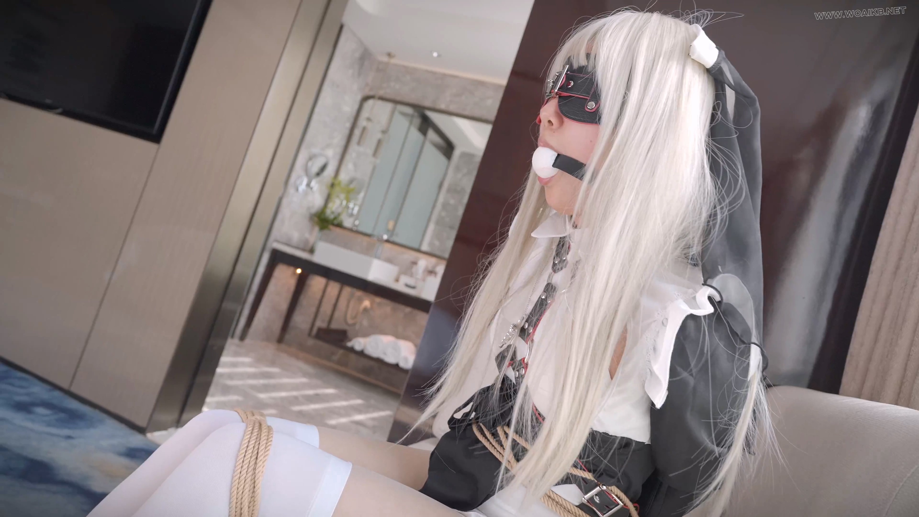 《惩罚堕落修女2》可爱纯洁的白丝修女，情欲萌生，孤独难耐，自愿被吊起来惩罚！超 预览图