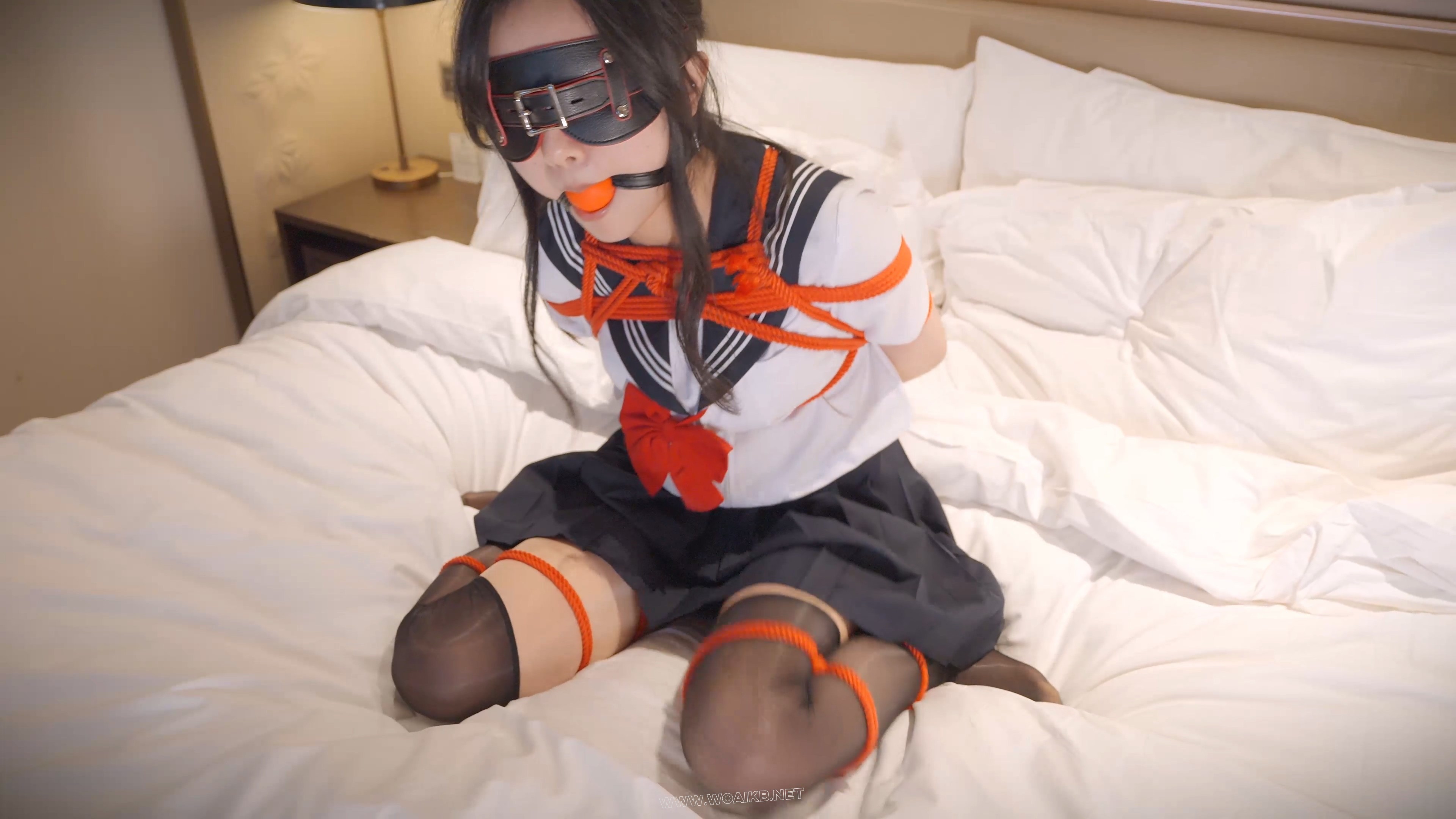 《我的妹妹是个小M》第1集：妹妹偷偷自缚被发现以后…… 趁哥哥出门，jk妹妹偷偷玩 预览图