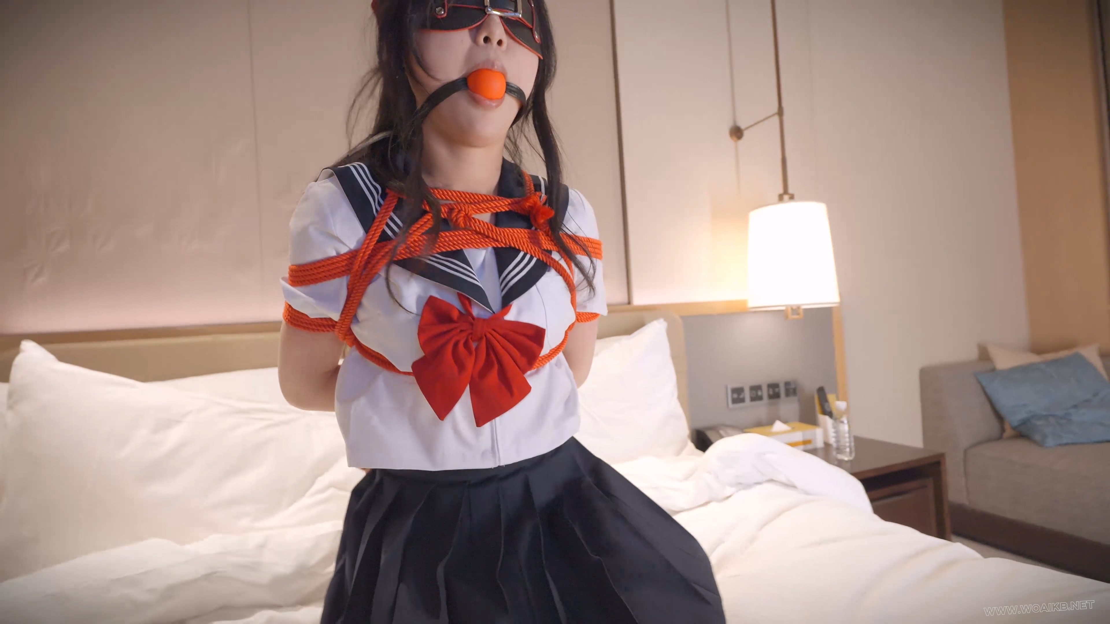 《我的妹妹是个小M》第1集：妹妹偷偷自缚被发现以后…… 趁哥哥出门，jk妹妹偷偷玩 预览图
