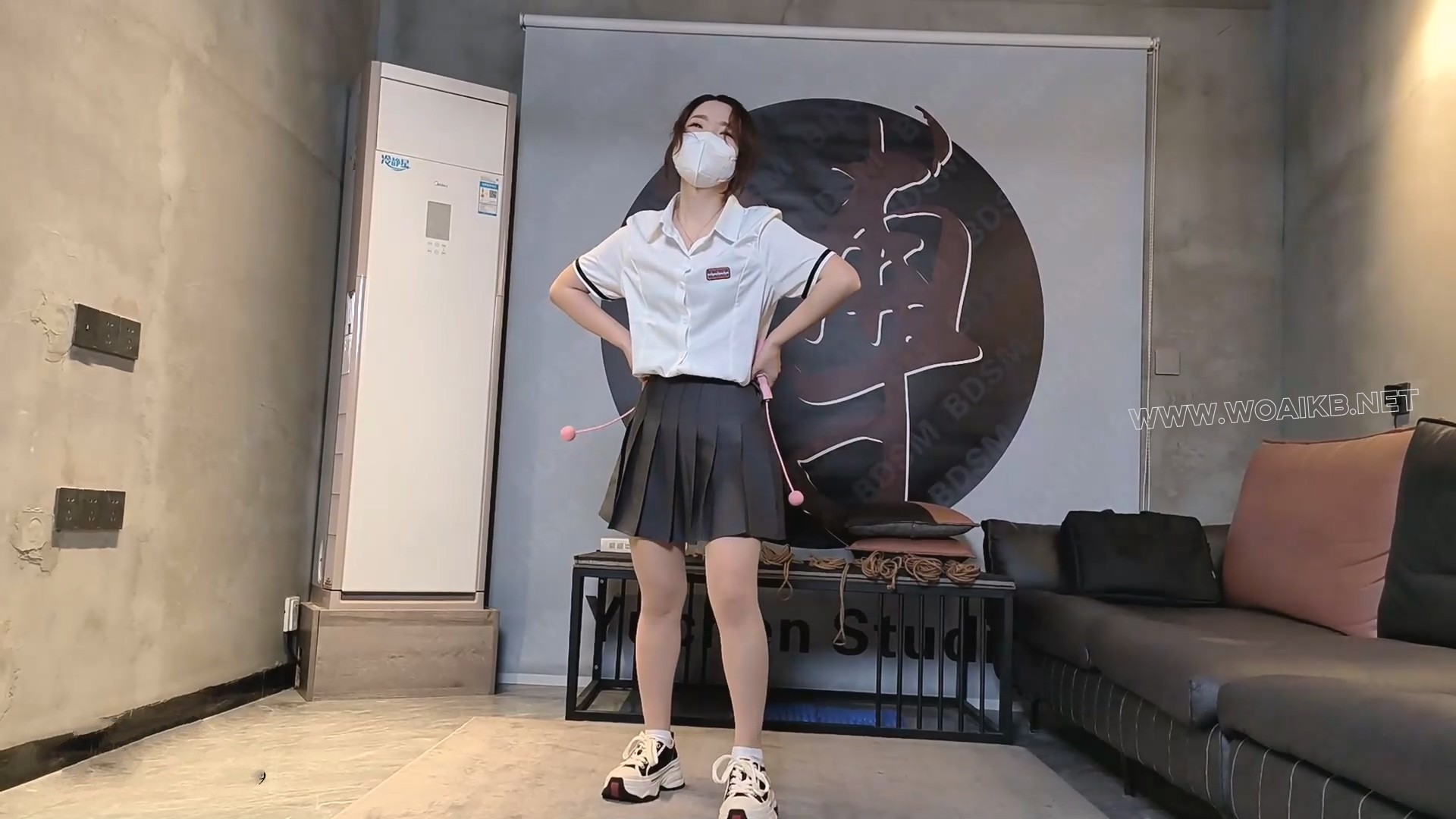小雨露 失禁的诱惑 分腿驷马 白袜堵嘴 马面口球 口水湿身 潮吹失禁 强高羞辱 胶带 预览图