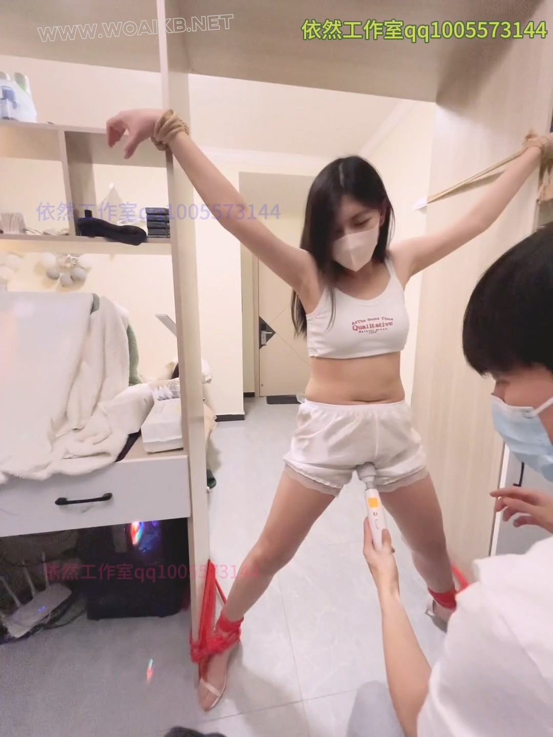 漂亮女大学生内衣高跟鞋站立大字捆绑，第一人称带入抚摸＋强制gc，欲罢不能。tk敏 预览图