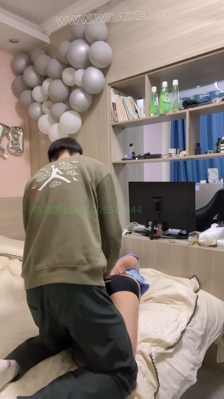 漂亮女搜查官被歹徒绑架，丝袜口球堵嘴，驷马折磨。捏胸tk，舔足， 迷人的娇喘挣扎 预览图