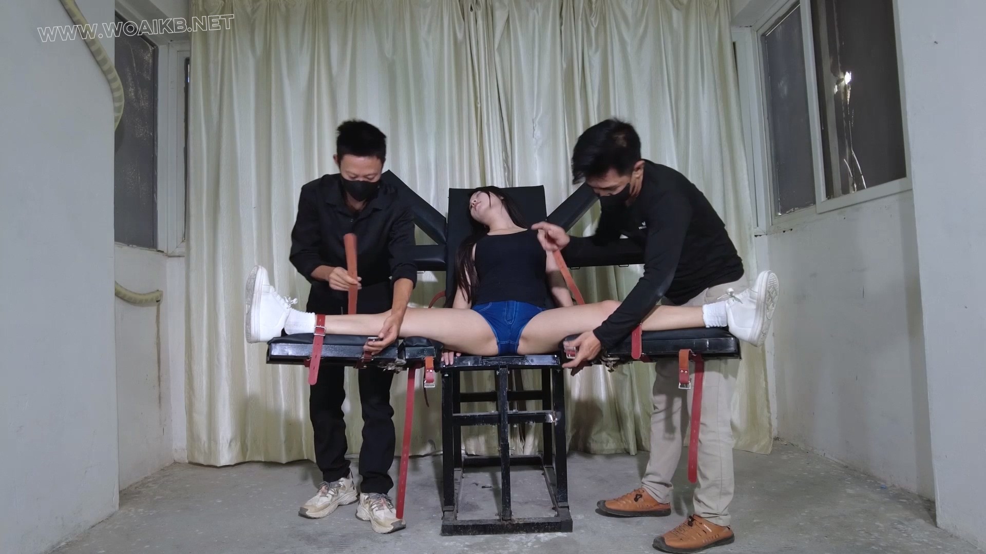 《面试陷阱》美女面试需谨慎！随时都有可能会落入歹徒陷阱求救无门 预览图