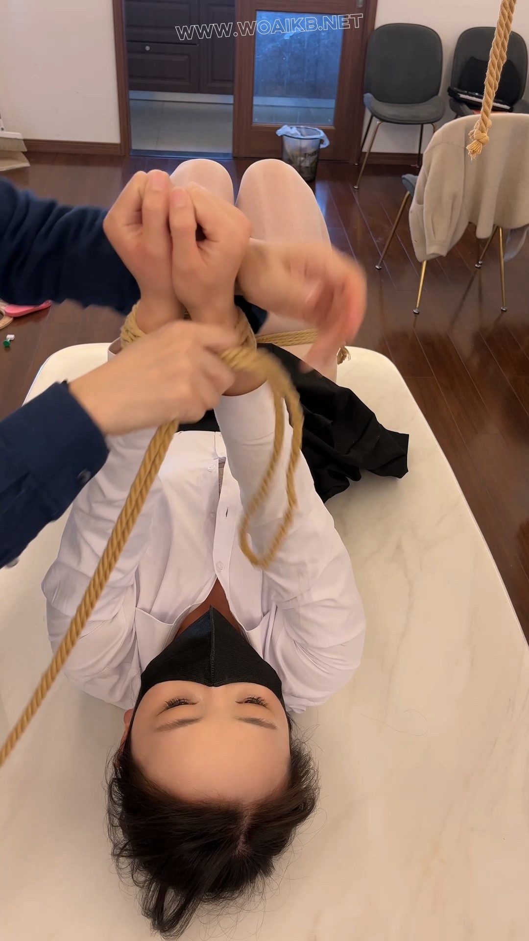 【妻奴麦子】JK 抽打YB 全身TK强高到虚脱 预览图