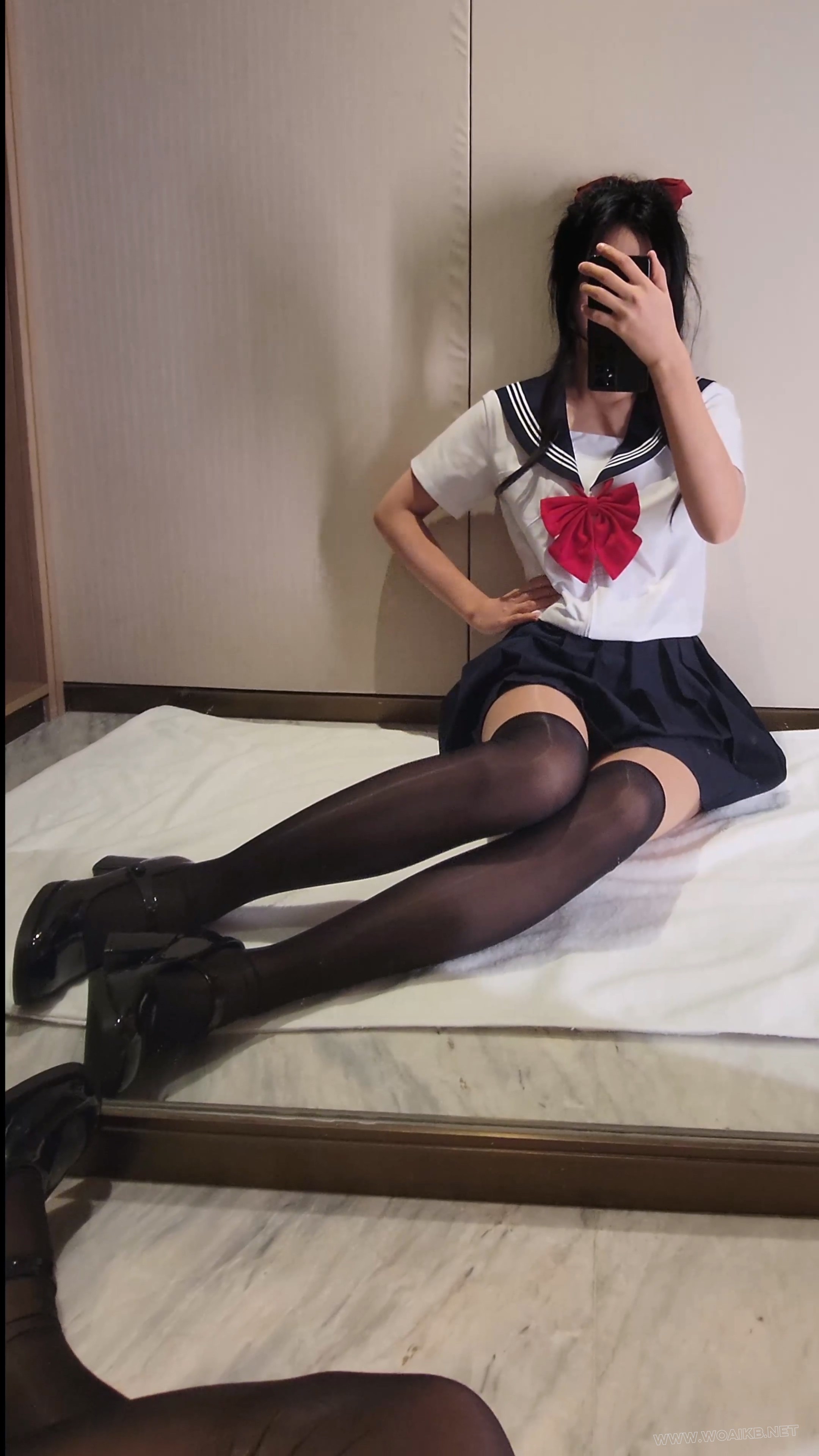 《被下属玩弄的ol+偷偷自缚的jk妹妹》性感黑丝ol被下属捆绑玩弄，塞口球，勒股绳， 预览图