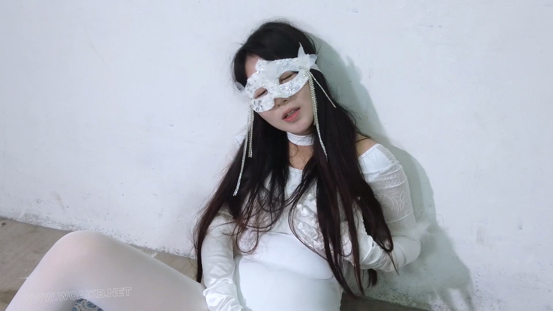 《芭蕾女侠堕落的开始》不自量力的芭蕾女侠，傲慢的性格遭歹人暗算，喷上催Q药水， 预览图