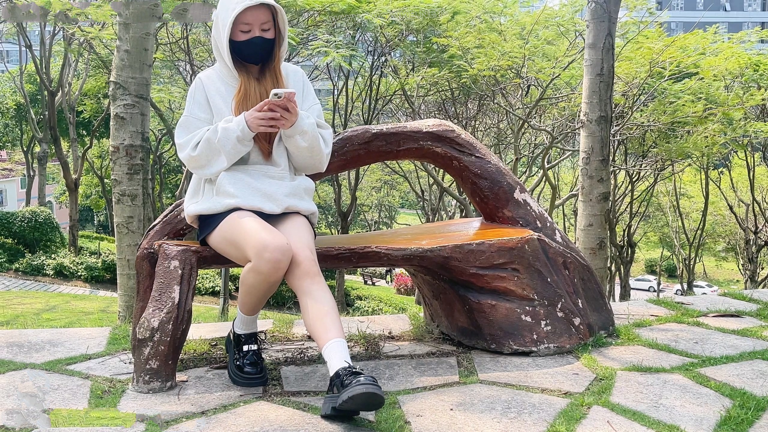 新模萱萱第一集：户外公园！青春气息！白袜！棉袜！裸足！TK！ 预览图