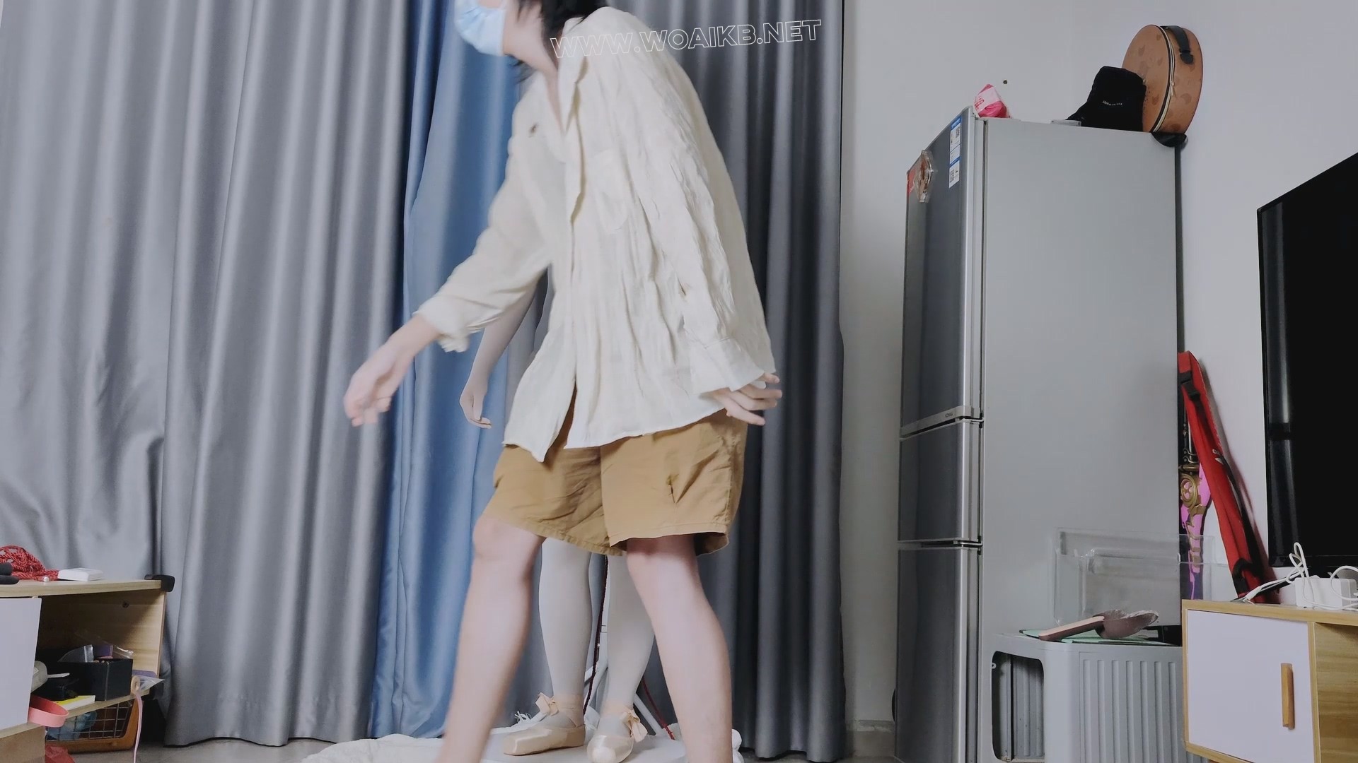 海砂-练习芭蕾的人偶少女含着棒棒玩具极限吊缚 预览图